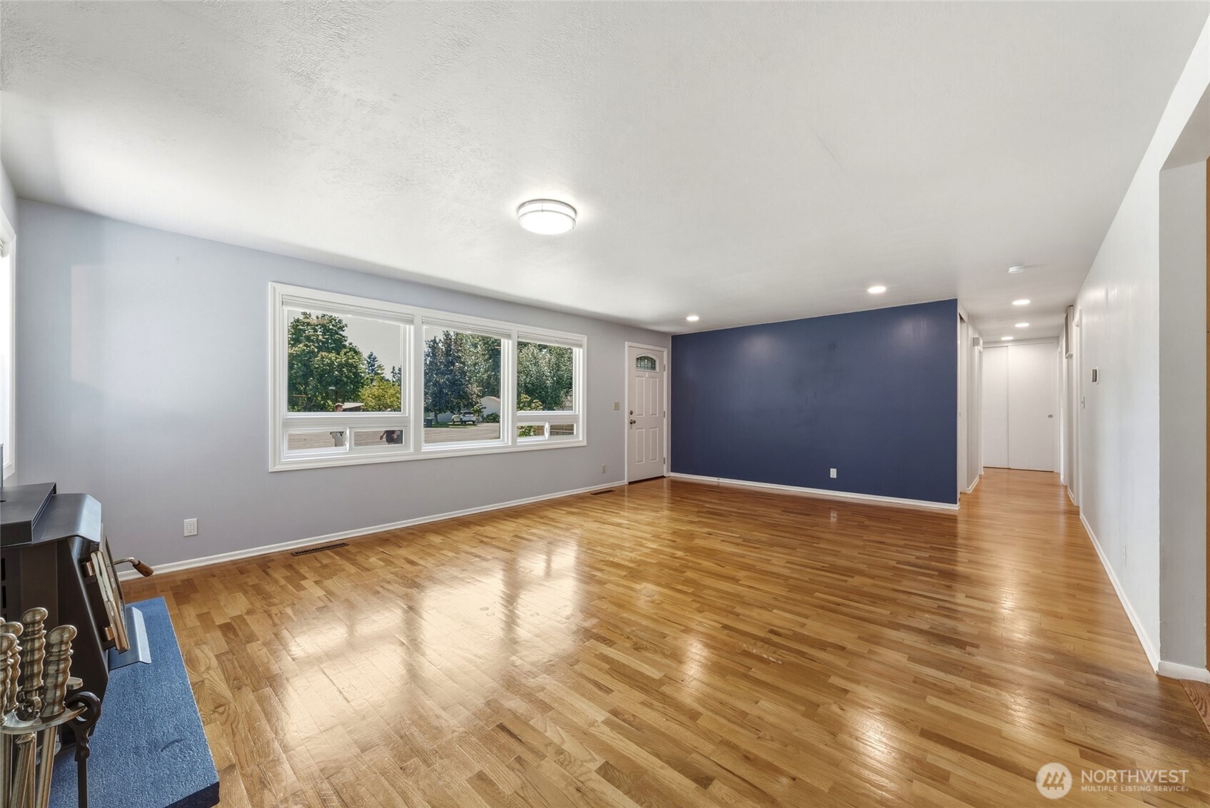 1825 Leonard Drive Property Photo 6
