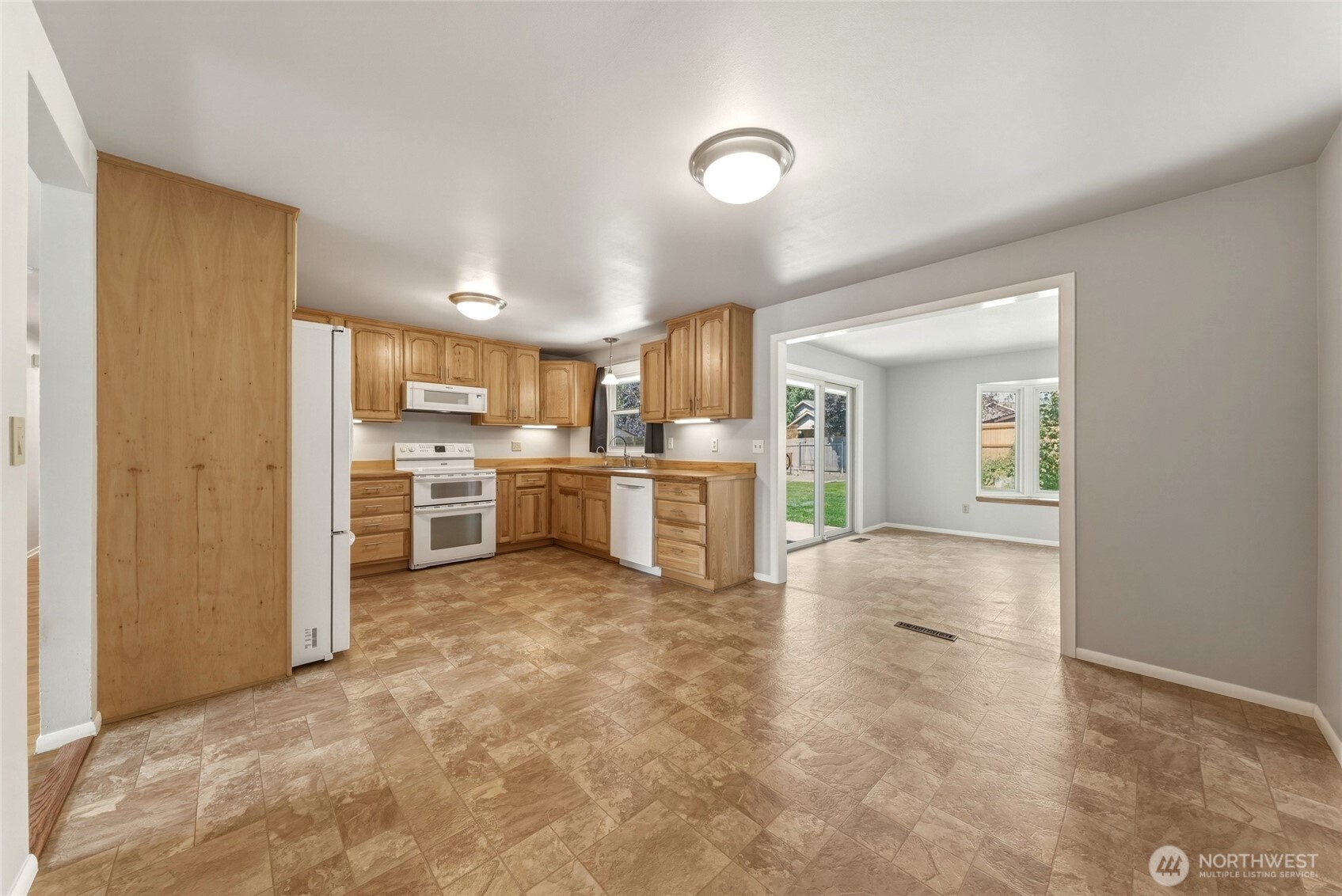 1825 Leonard Drive Property Photo 10