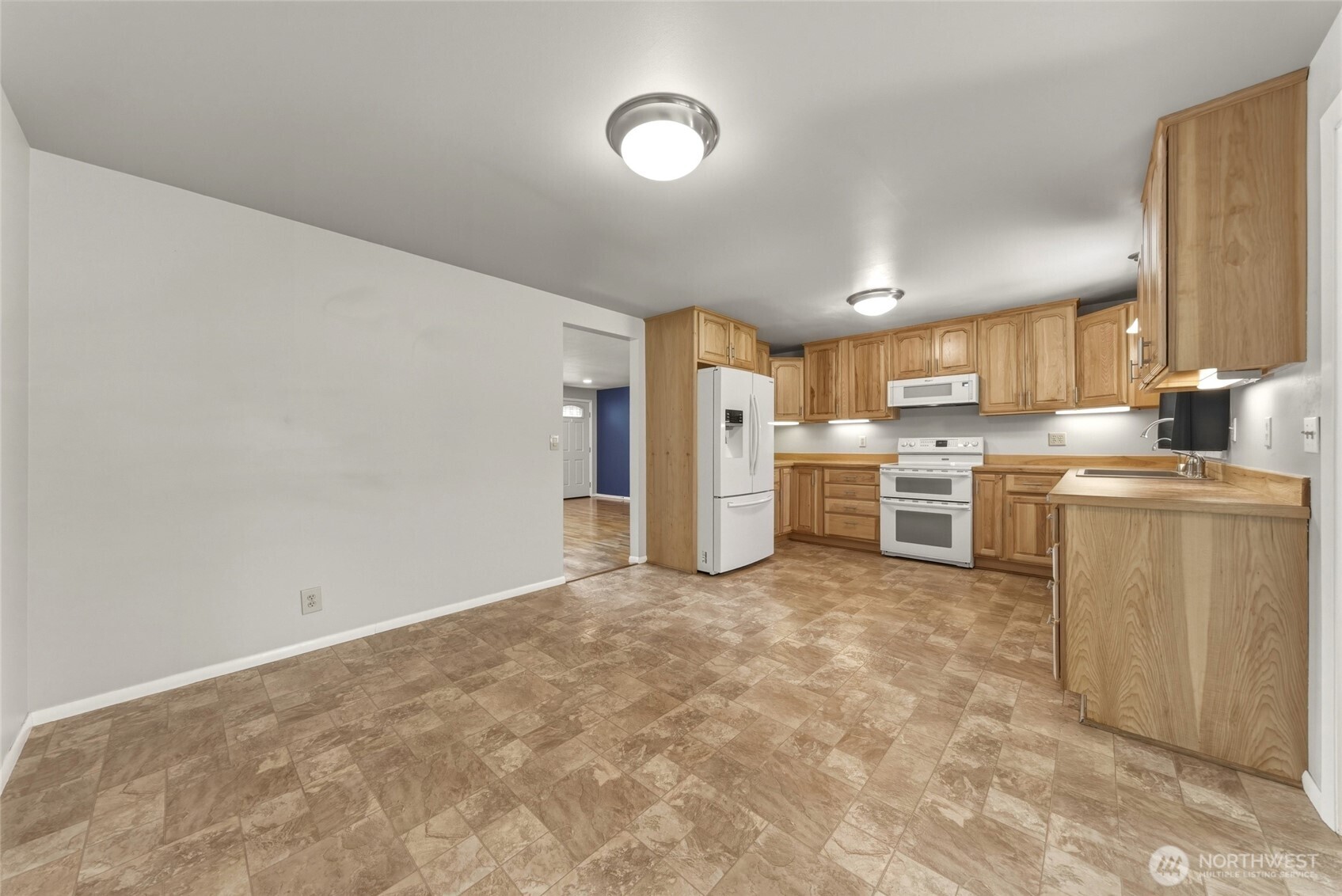 1825 Leonard Drive Property Photo 11