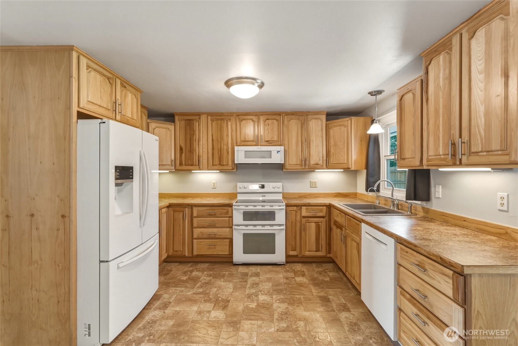 1825 Leonard Drive Property Photo 12