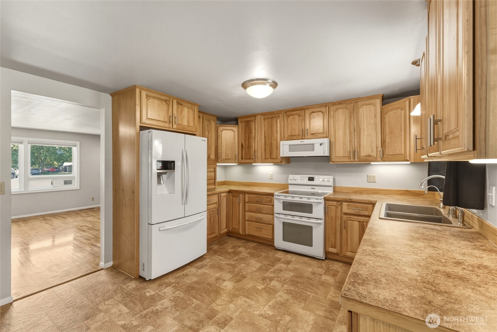 1825 Leonard Drive Property Photo 13