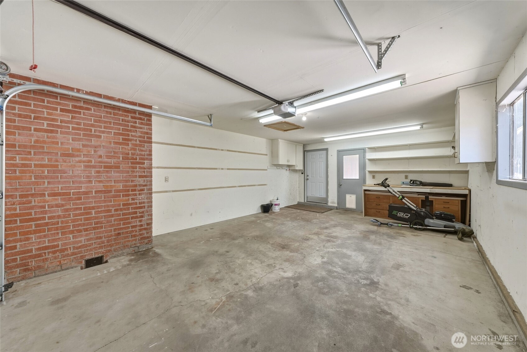 1825 Leonard Drive Property Photo 32