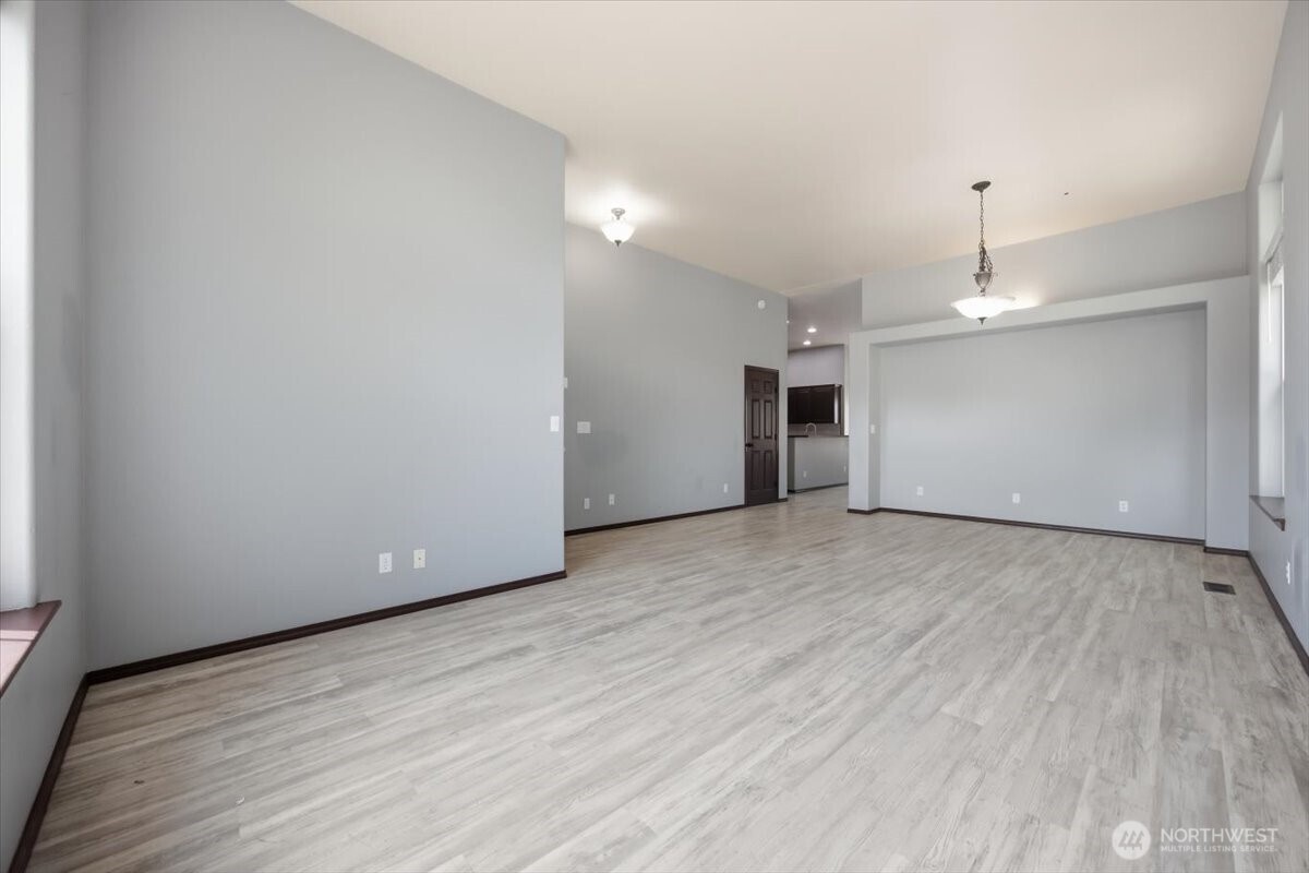 1207 Tomich Avenue Property Photo 6