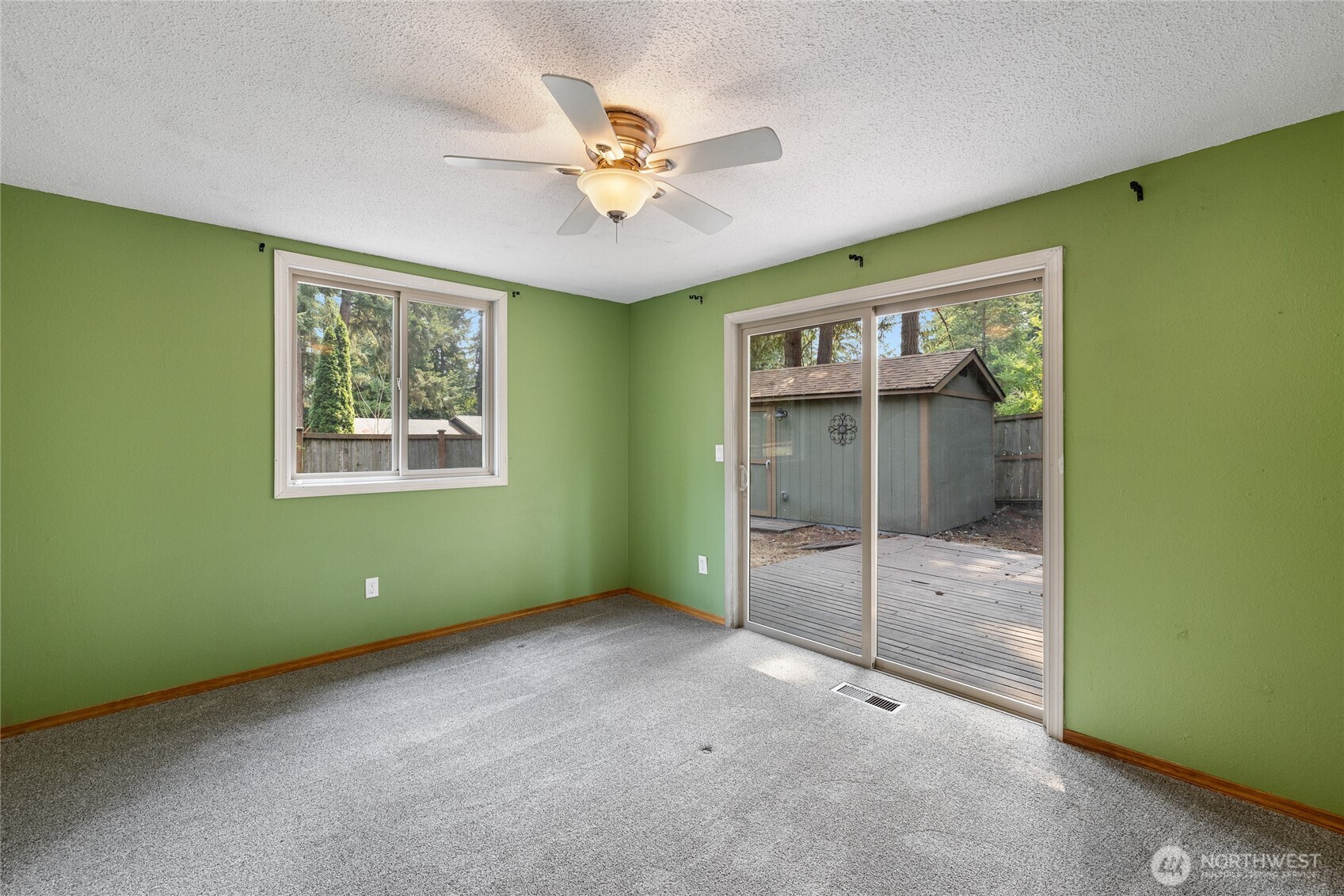 8609 Lake Forest Drive Property Photo 11