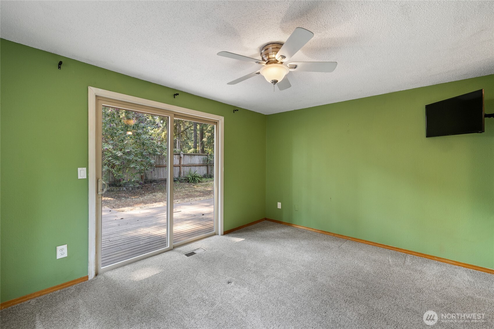 8609 Lake Forest Drive Property Photo 12
