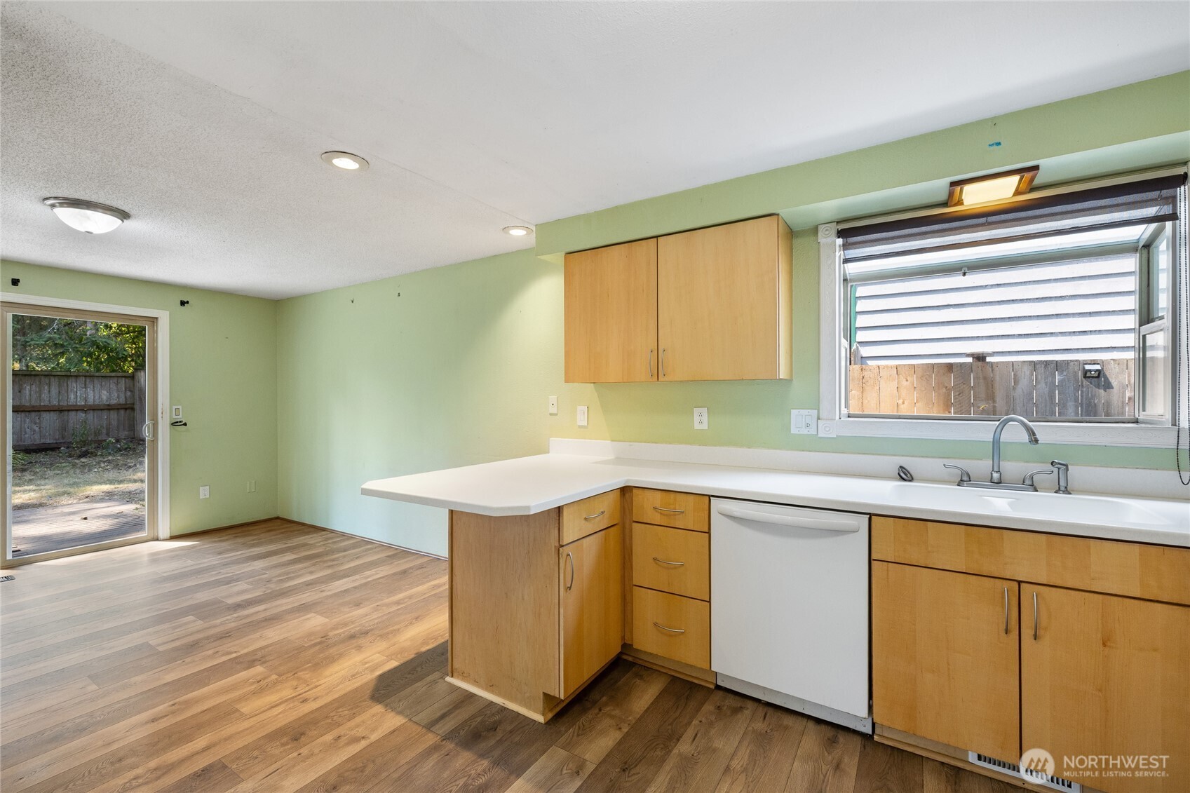 8609 Lake Forest Drive Property Photo 16