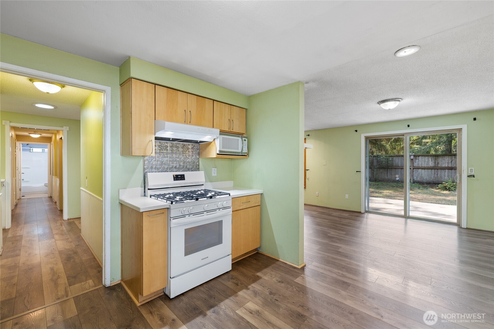 8609 Lake Forest Drive Property Photo 17