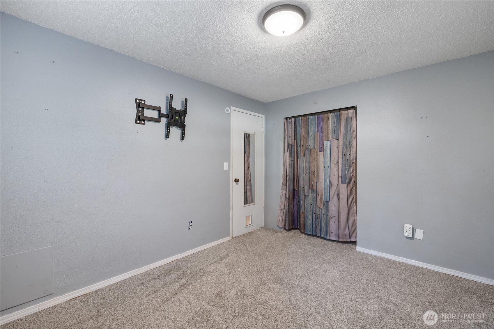 8609 Lake Forest Drive Property Photo 23