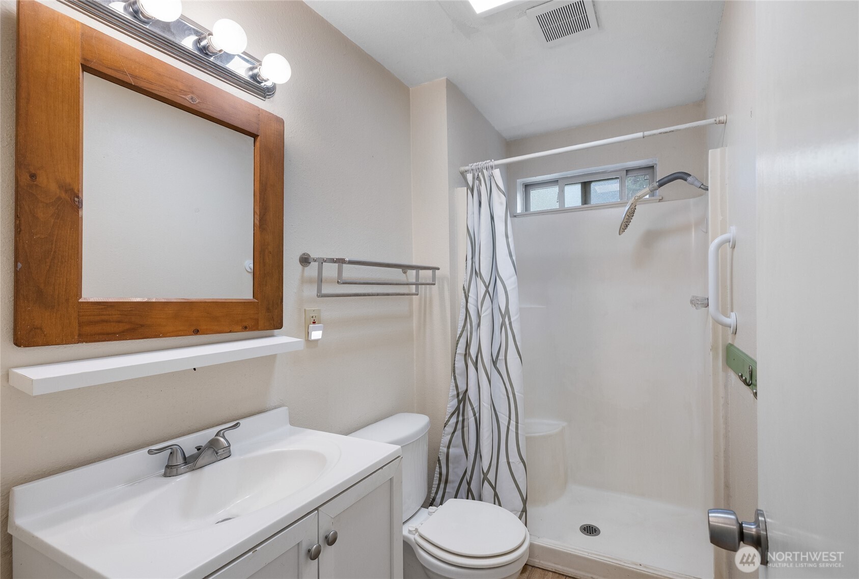 8609 Lake Forest Drive Property Photo 25