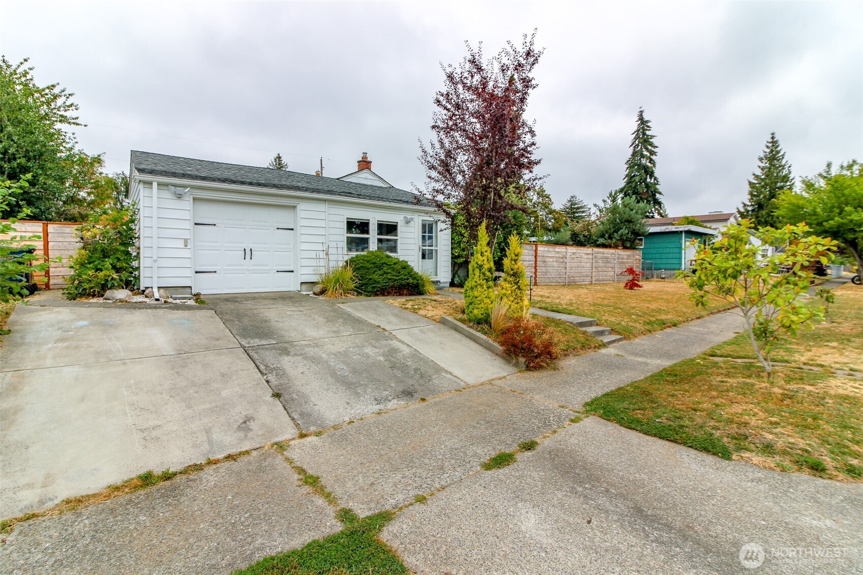 1005 E 57th Street Property Photo 2