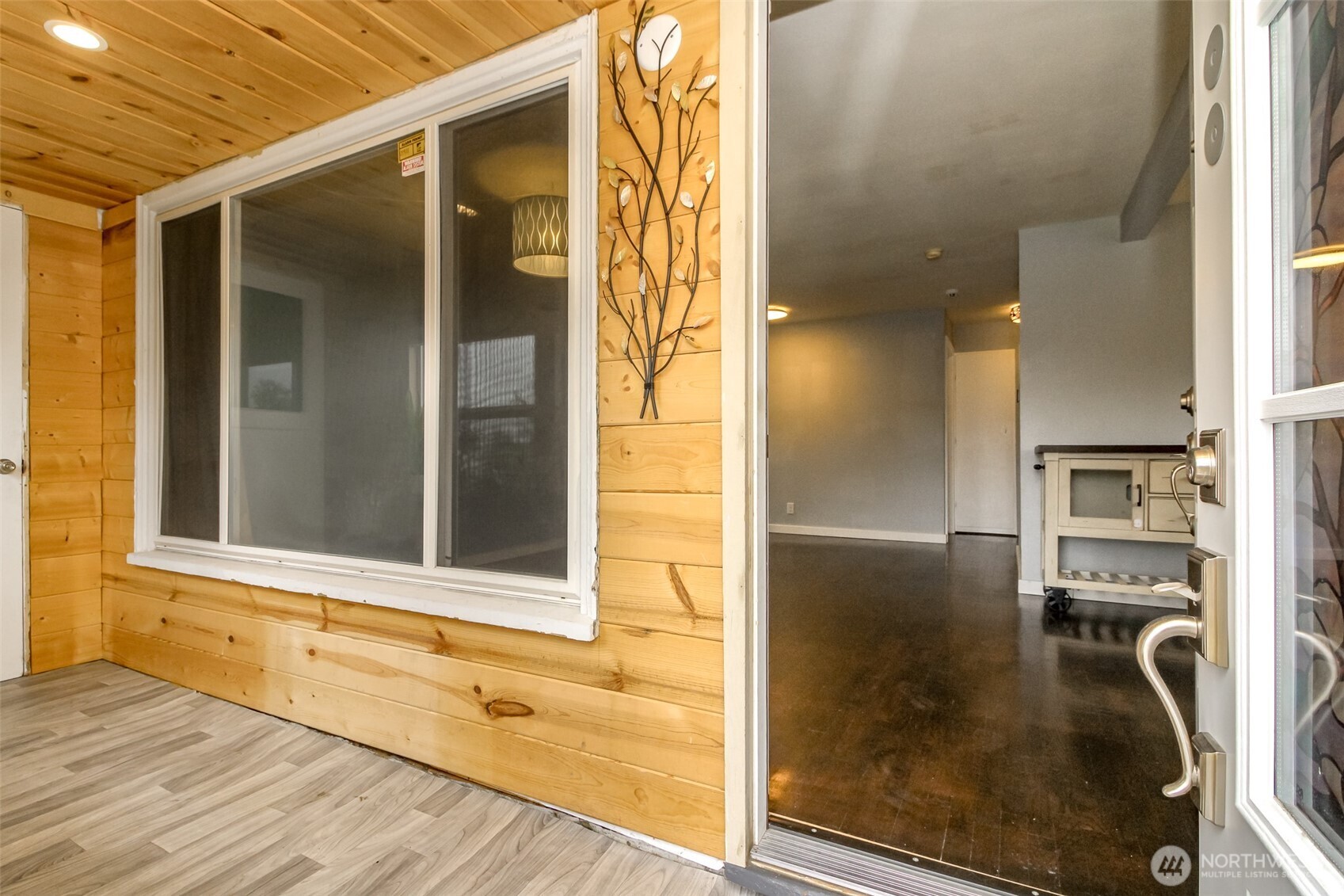 1005 E 57th Street Property Photo 6