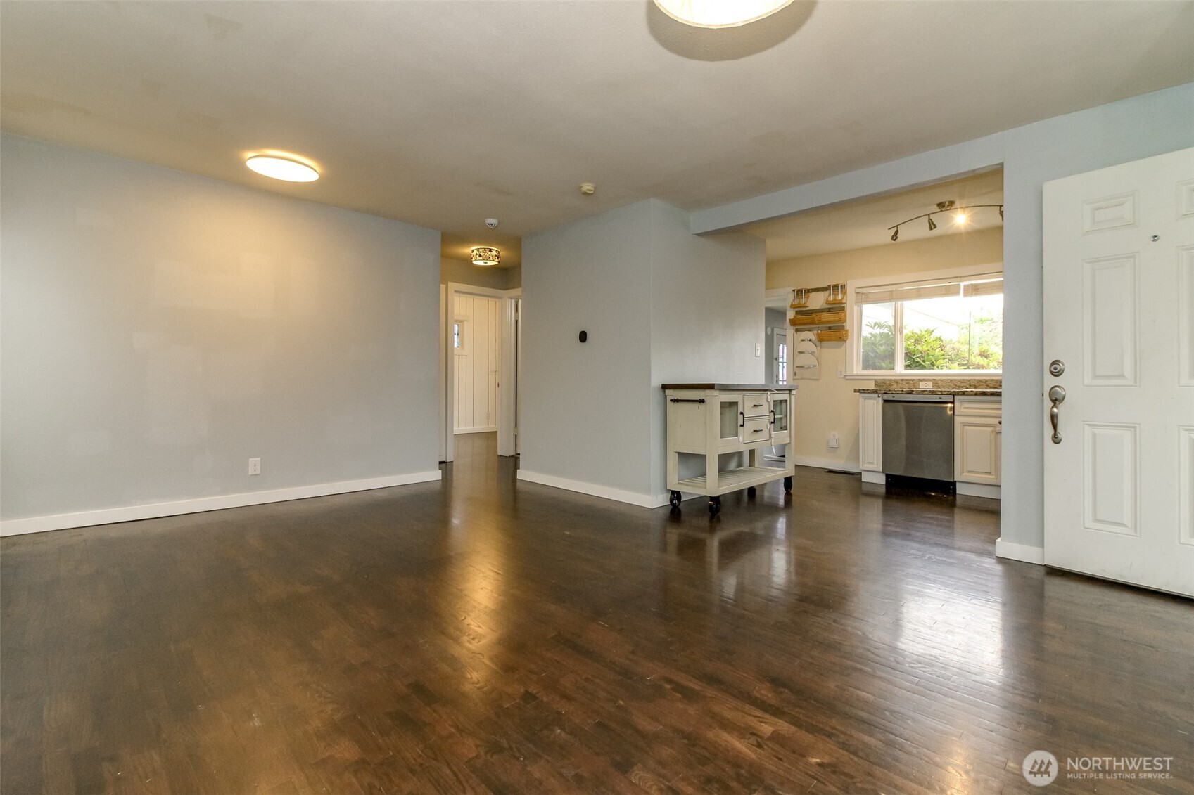 1005 E 57th Street Property Photo 8