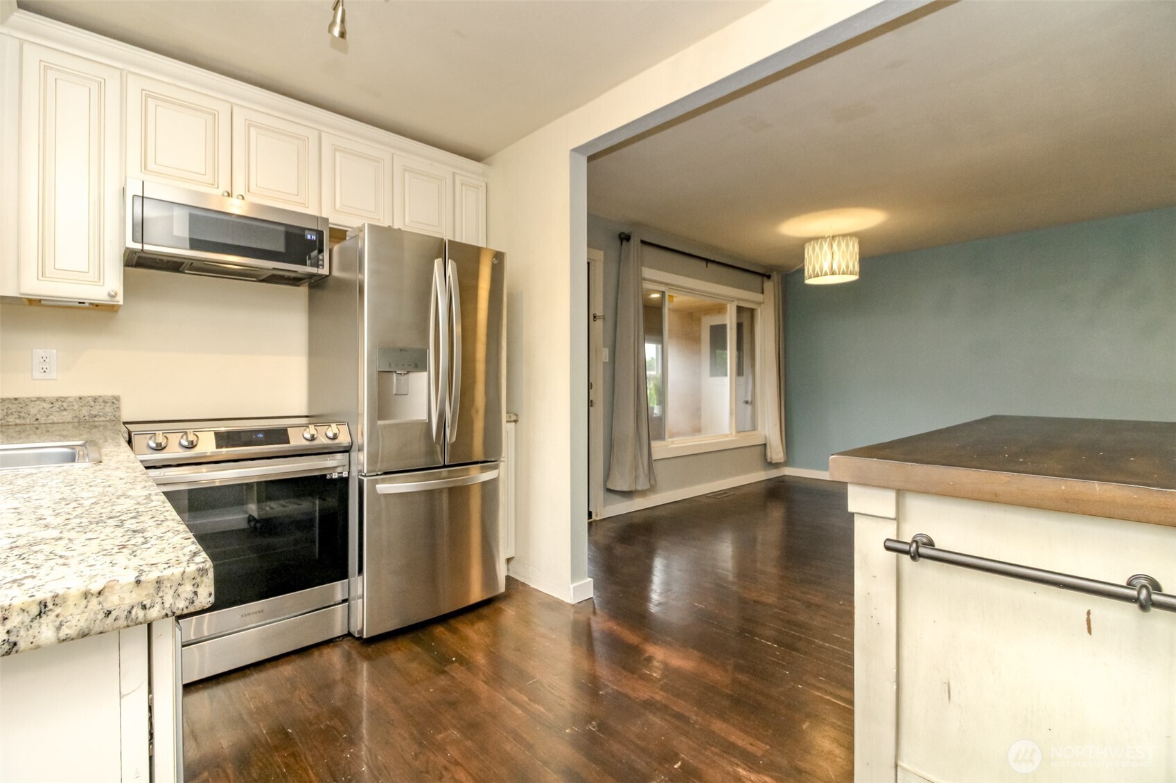 1005 E 57th Street Property Photo 12