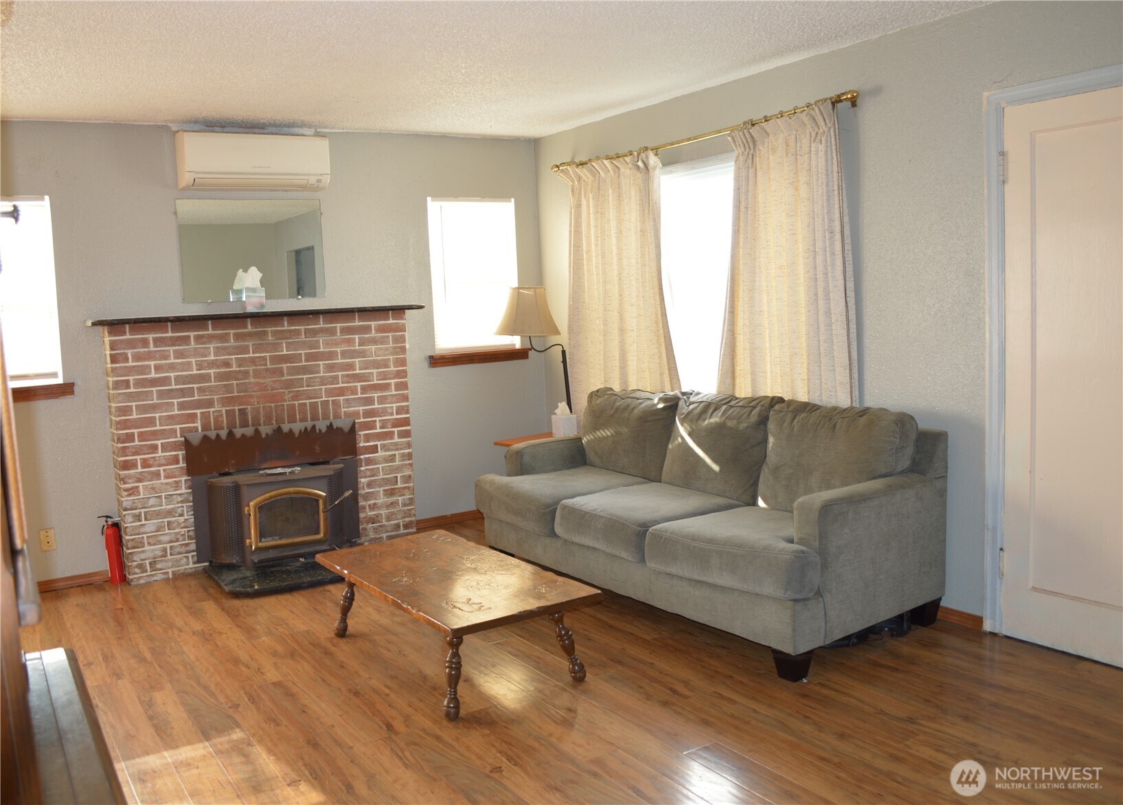 1016 S 72nd Property Photo 2