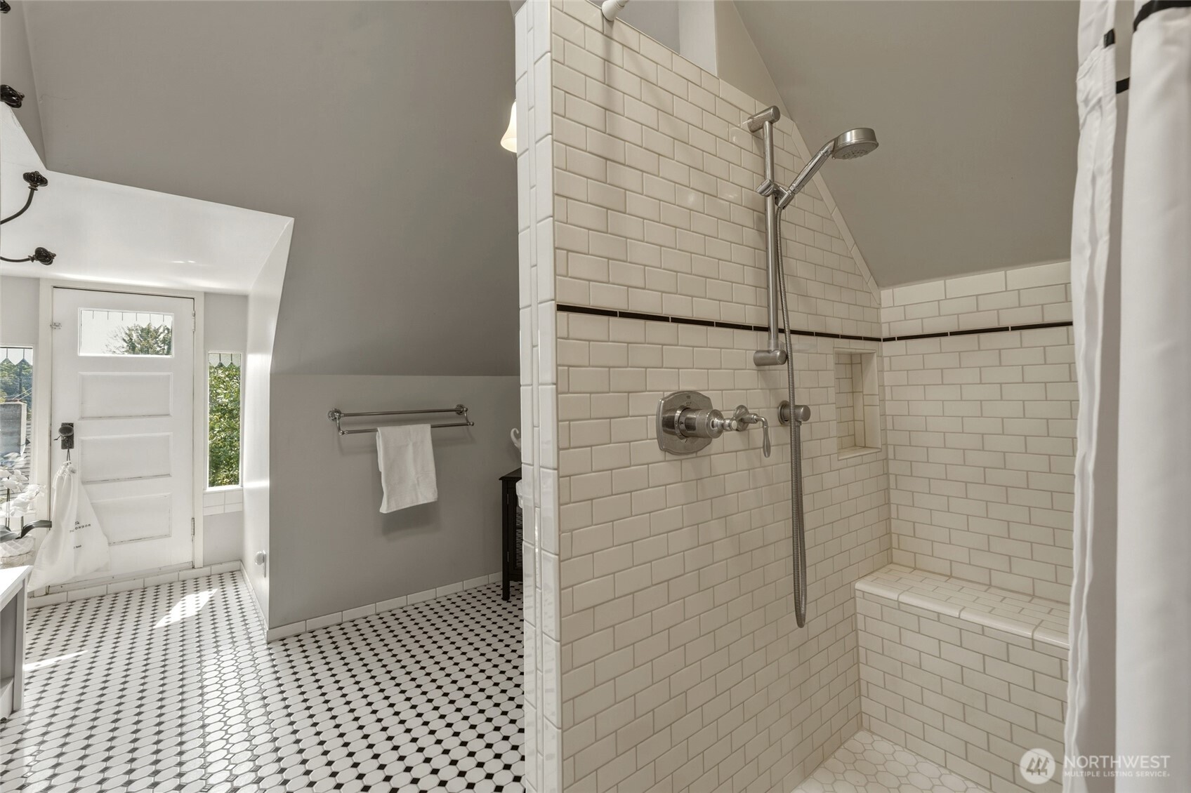 736 Lincoln Street Property Photo 23