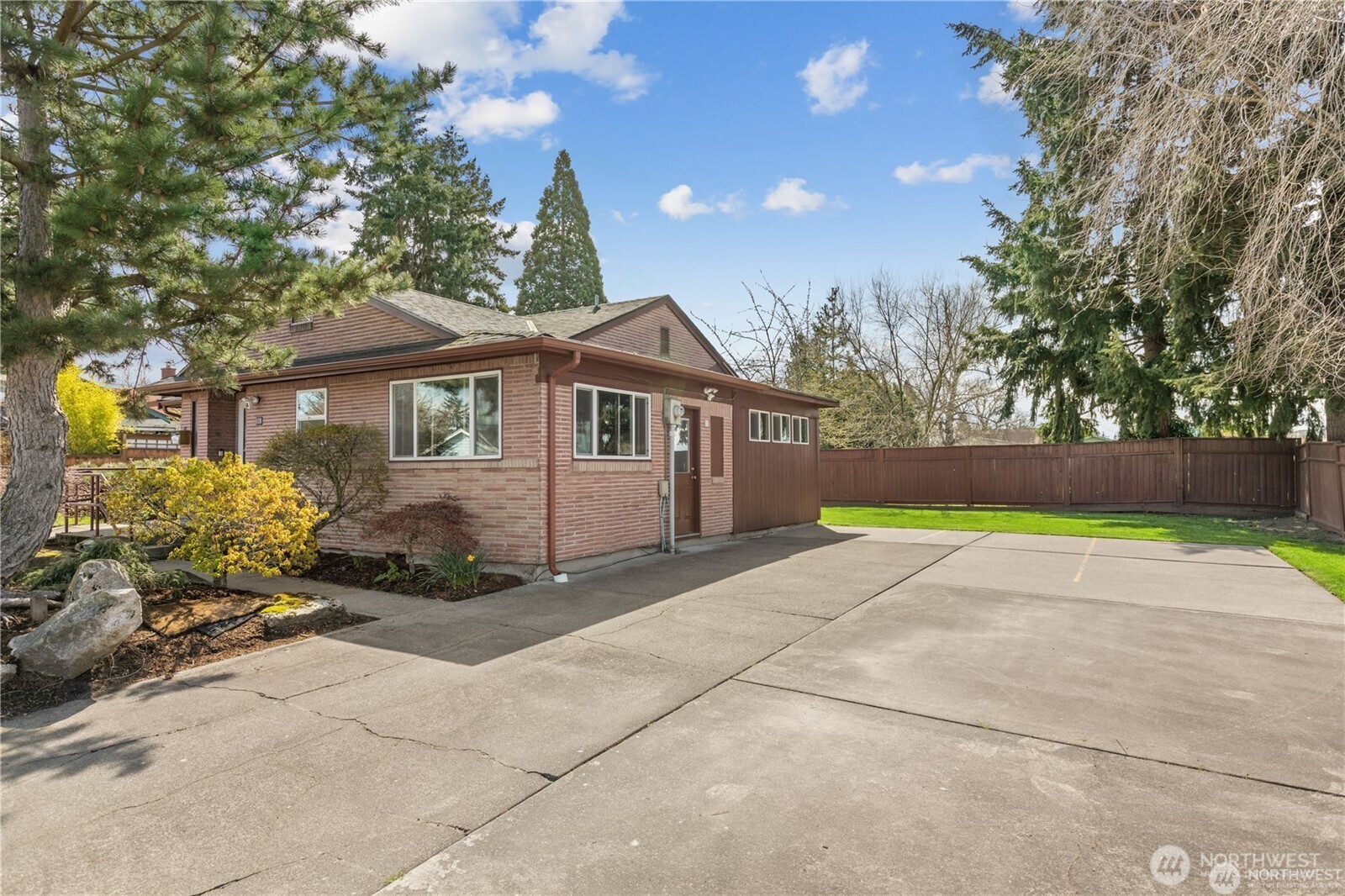 128 14th Street Property Photo 23