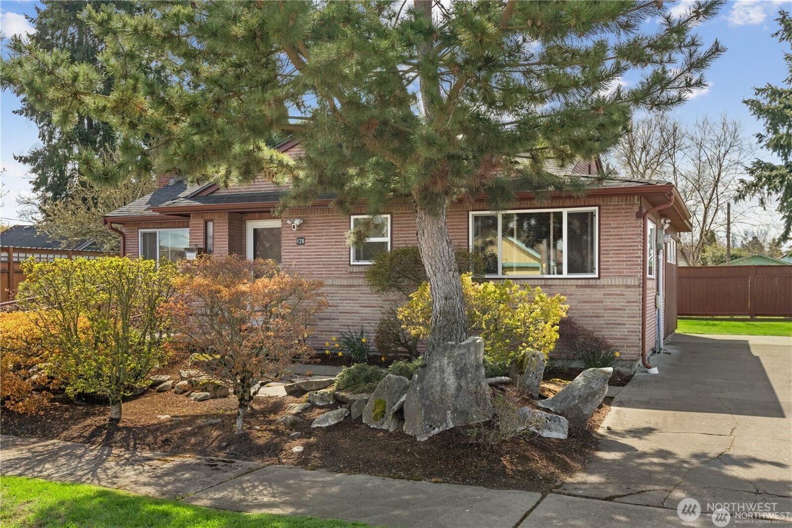 128 14th Street Property Photo 27