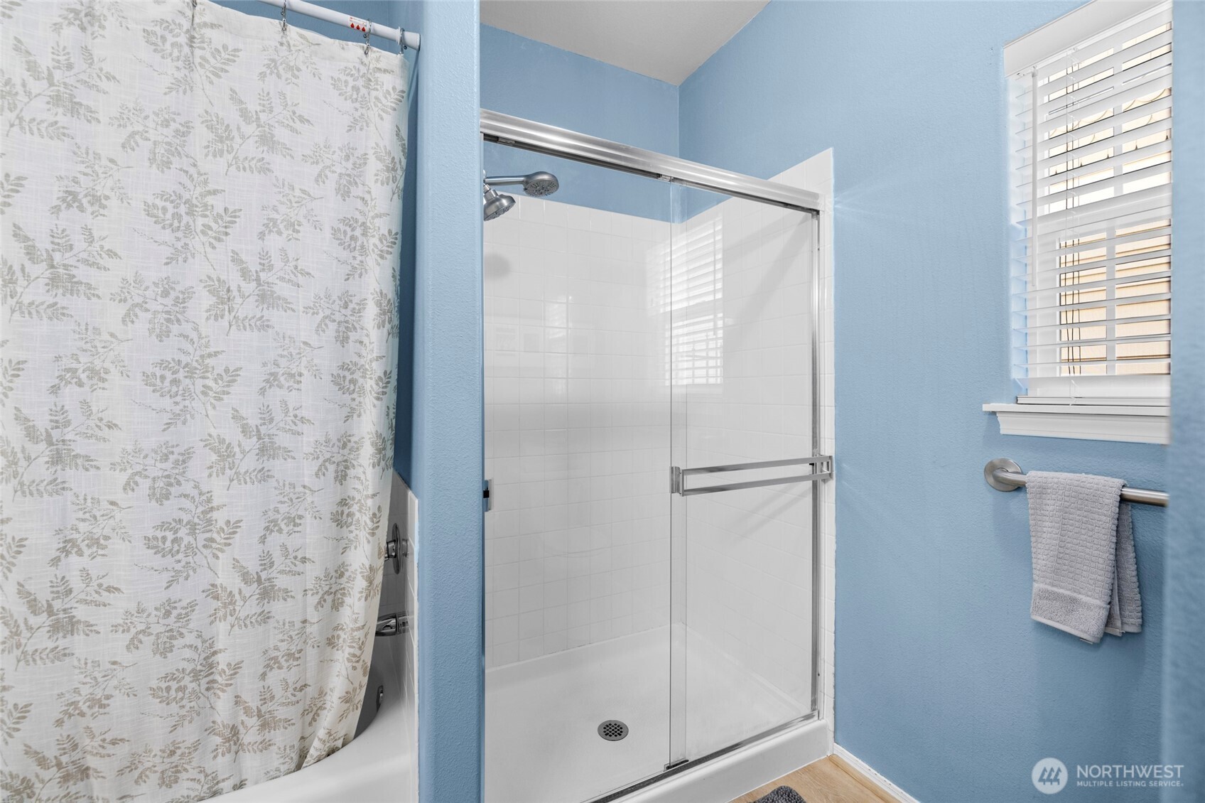 323 N Laventure Road D Property Photo 14