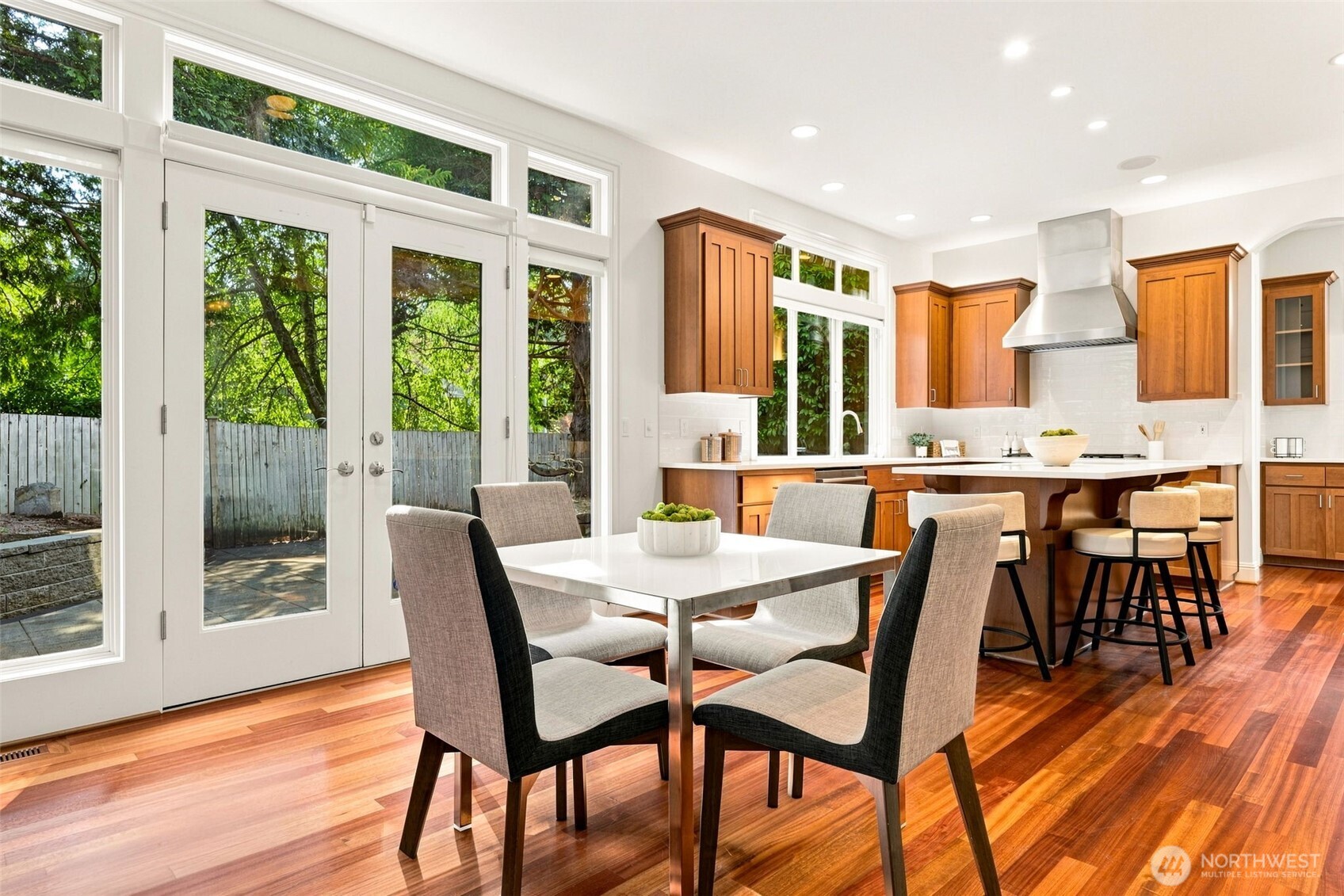 3039 92nd Place Property Photo 11
