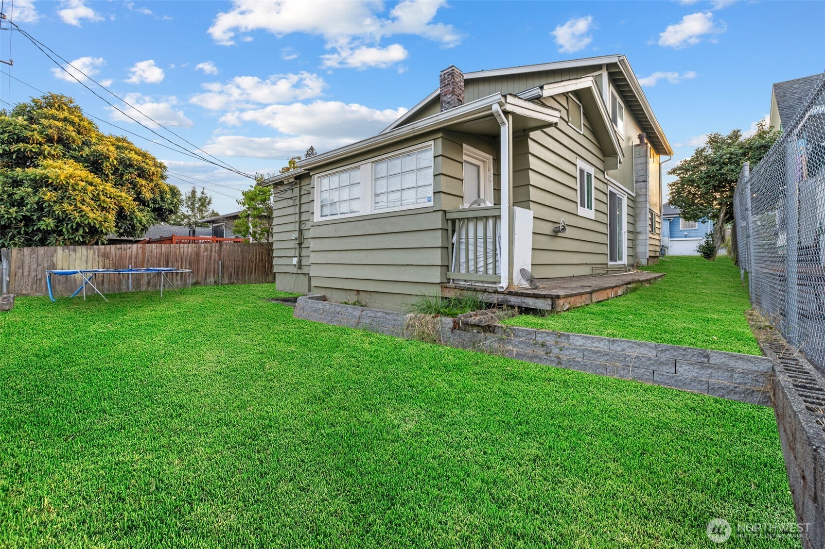 3633 E J Street Property Photo 3