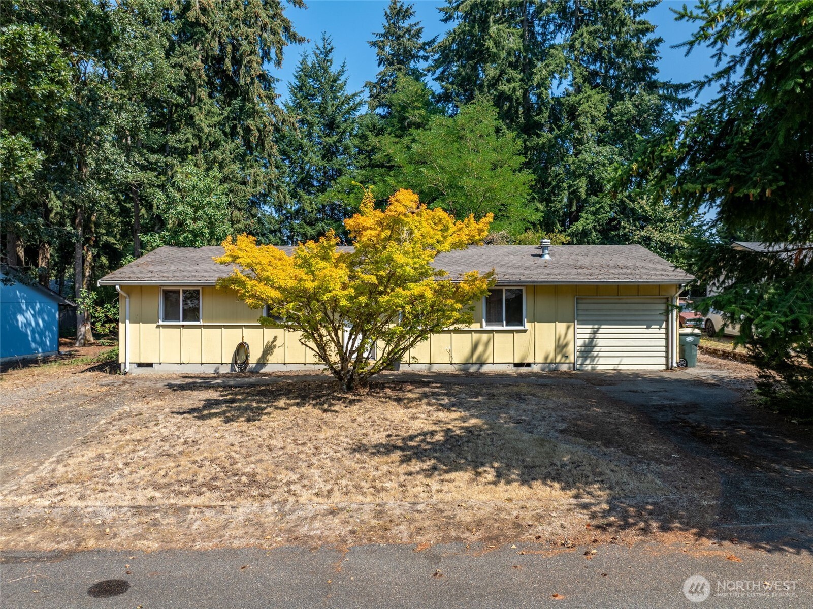 730 Se Oakcrest Street Property Photo 2