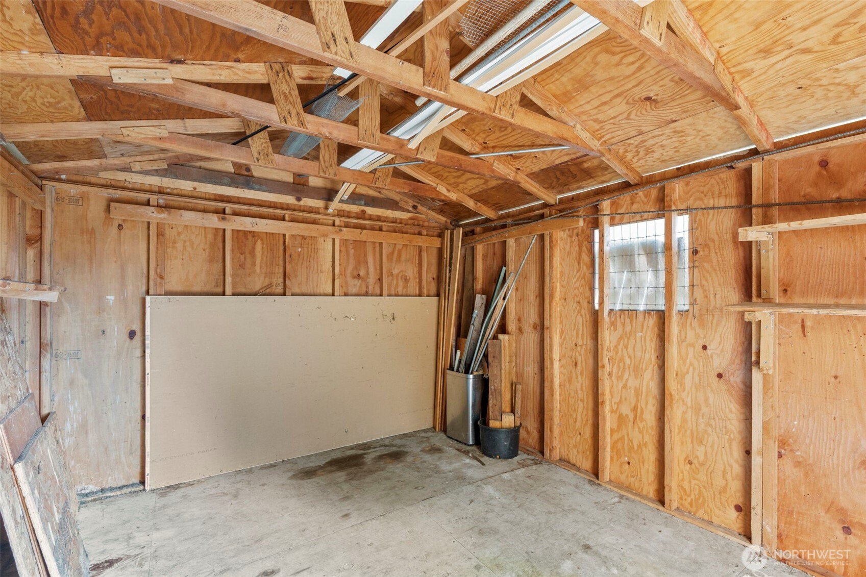 730 Se Oakcrest Street Property Photo 21