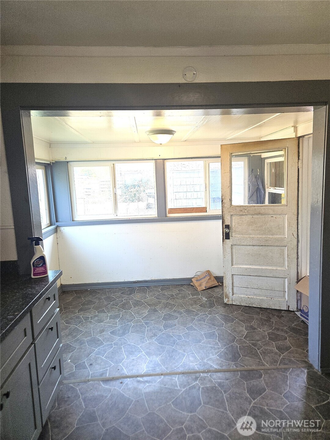 3823 E K Street Property Photo 7
