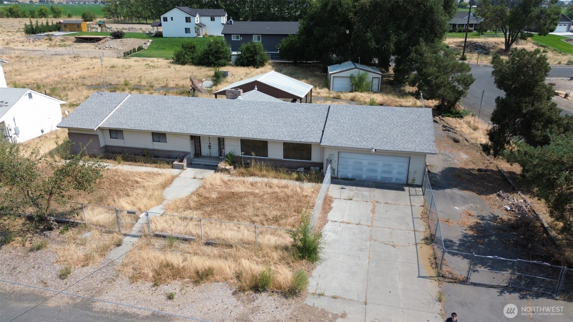 4033 Shorecrest Drive Property Photo 1