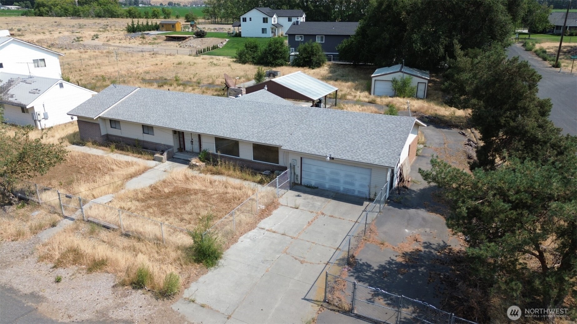 4033 Shorecrest Drive Property Photo 5