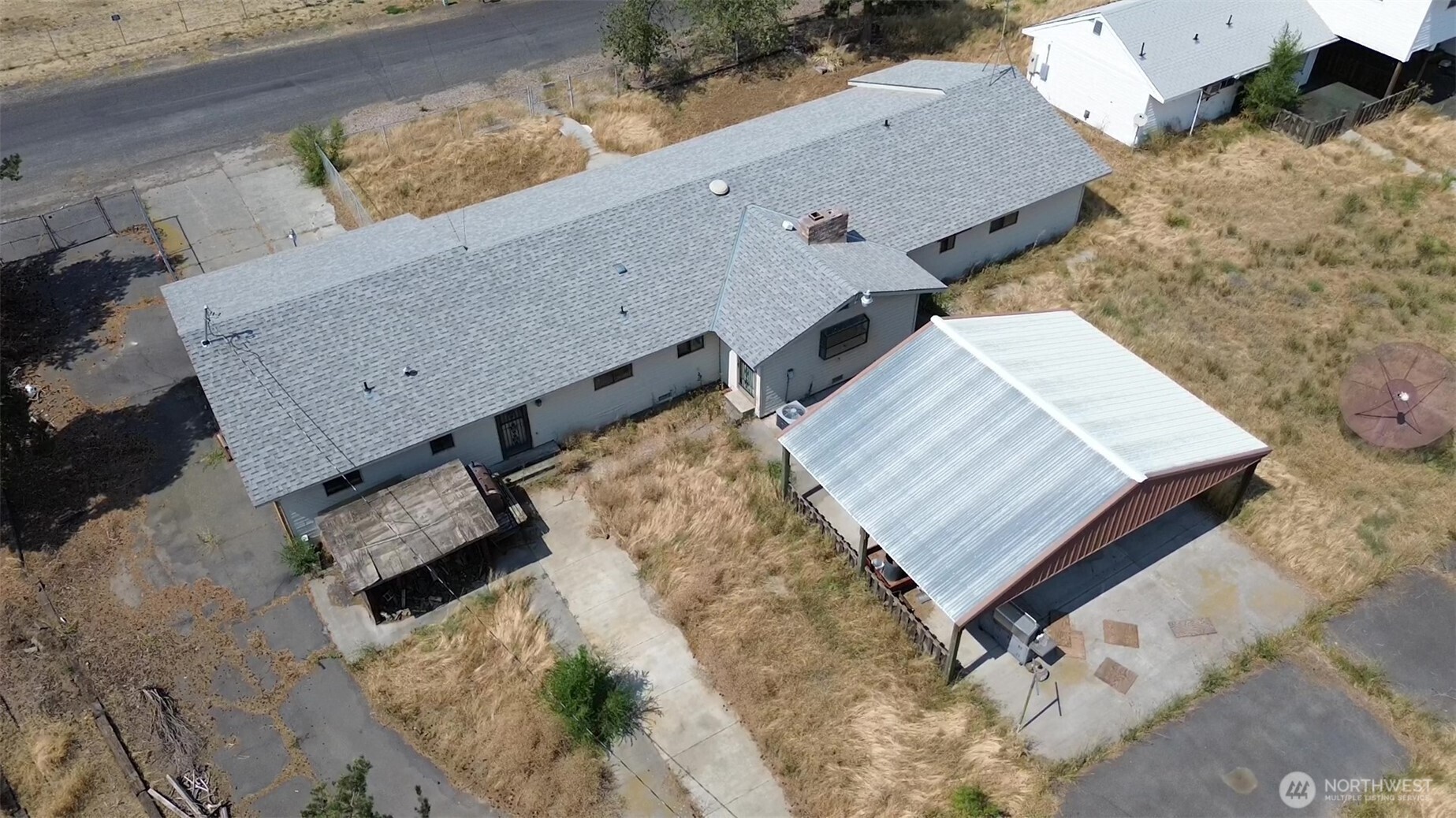 4033 Shorecrest Drive Property Photo 9