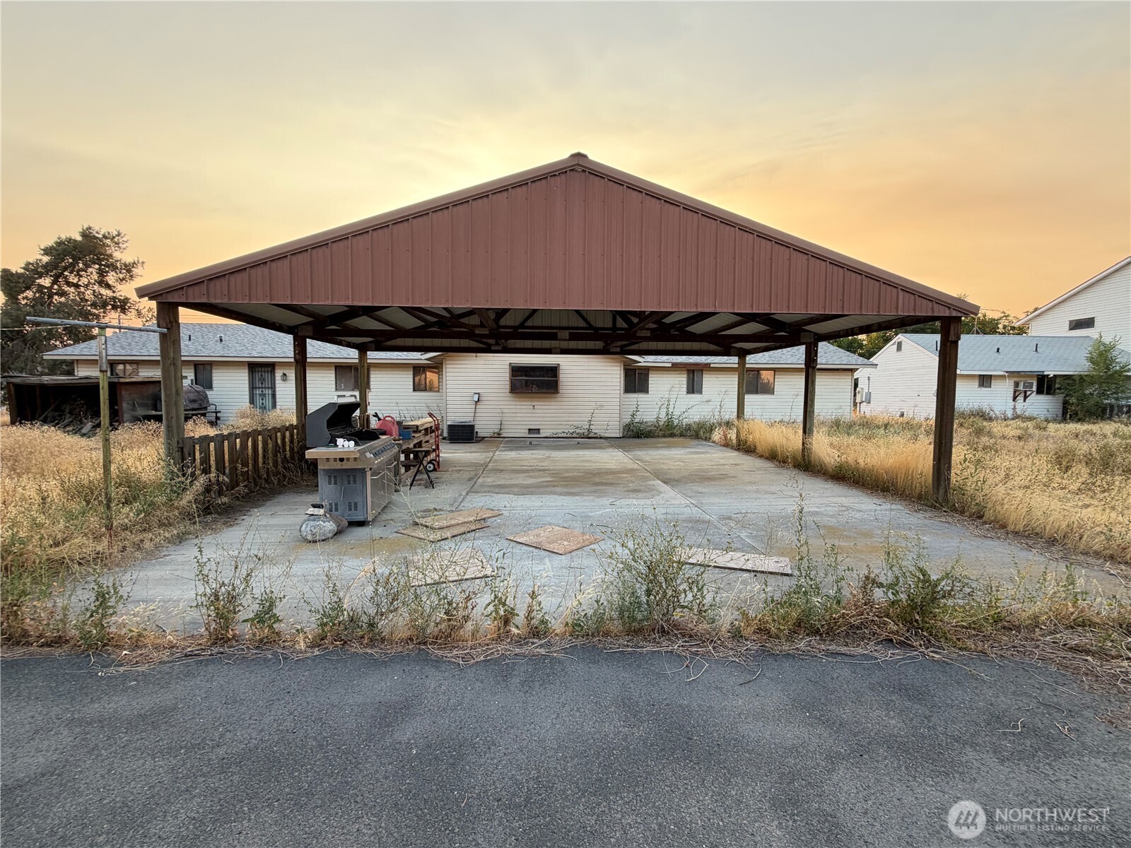 4033 Shorecrest Drive Property Photo 11