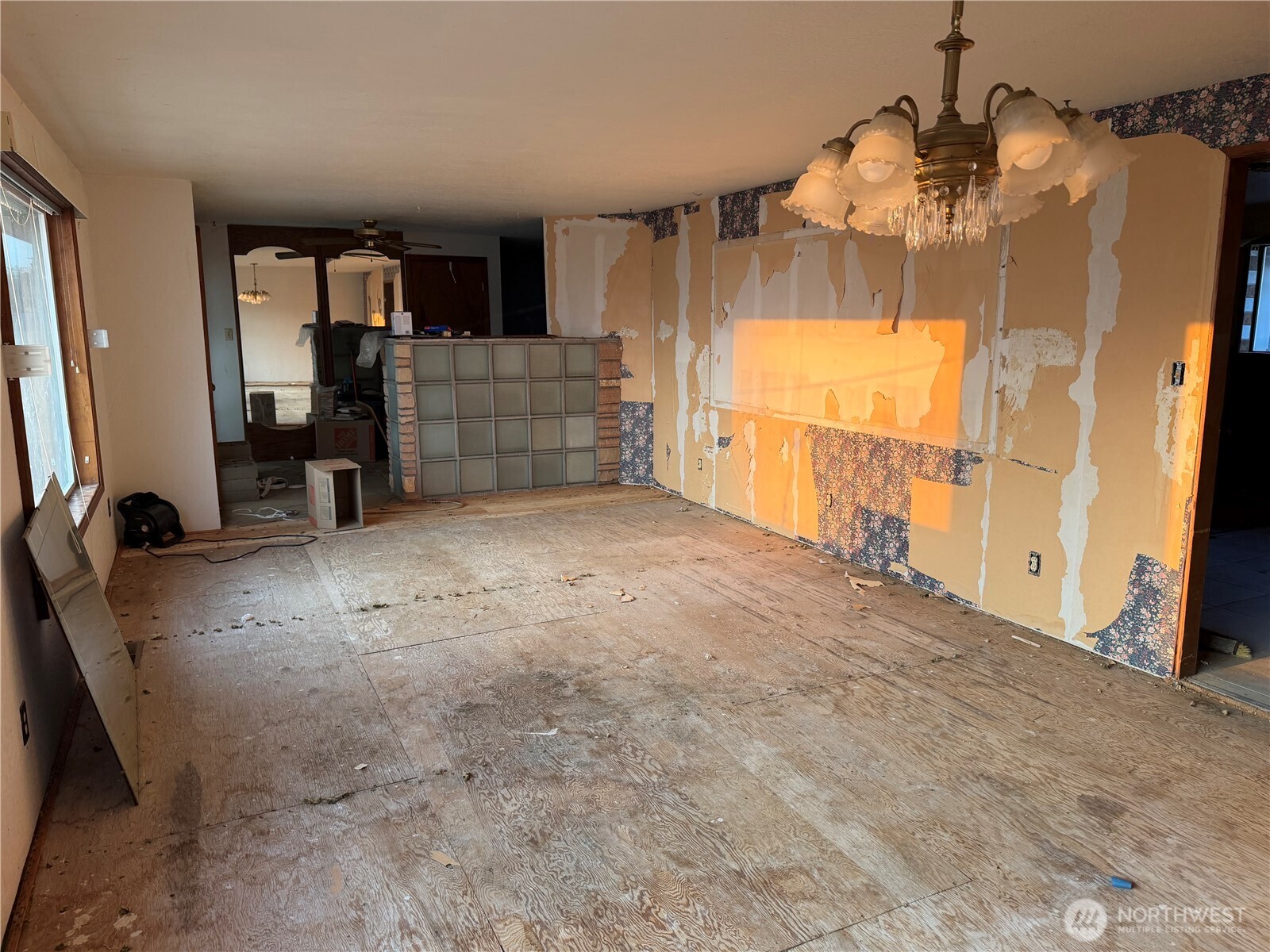 4033 Shorecrest Drive Property Photo 13