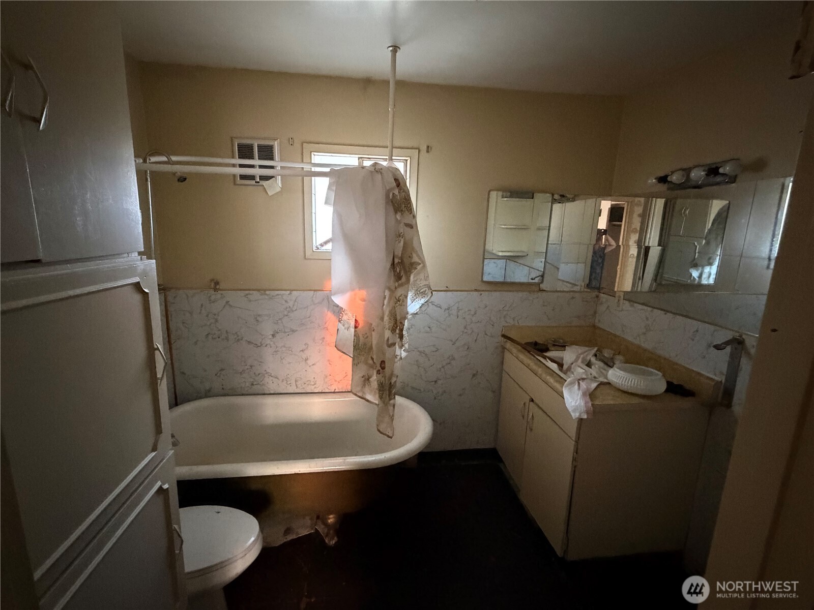 4033 Shorecrest Drive Property Photo 16