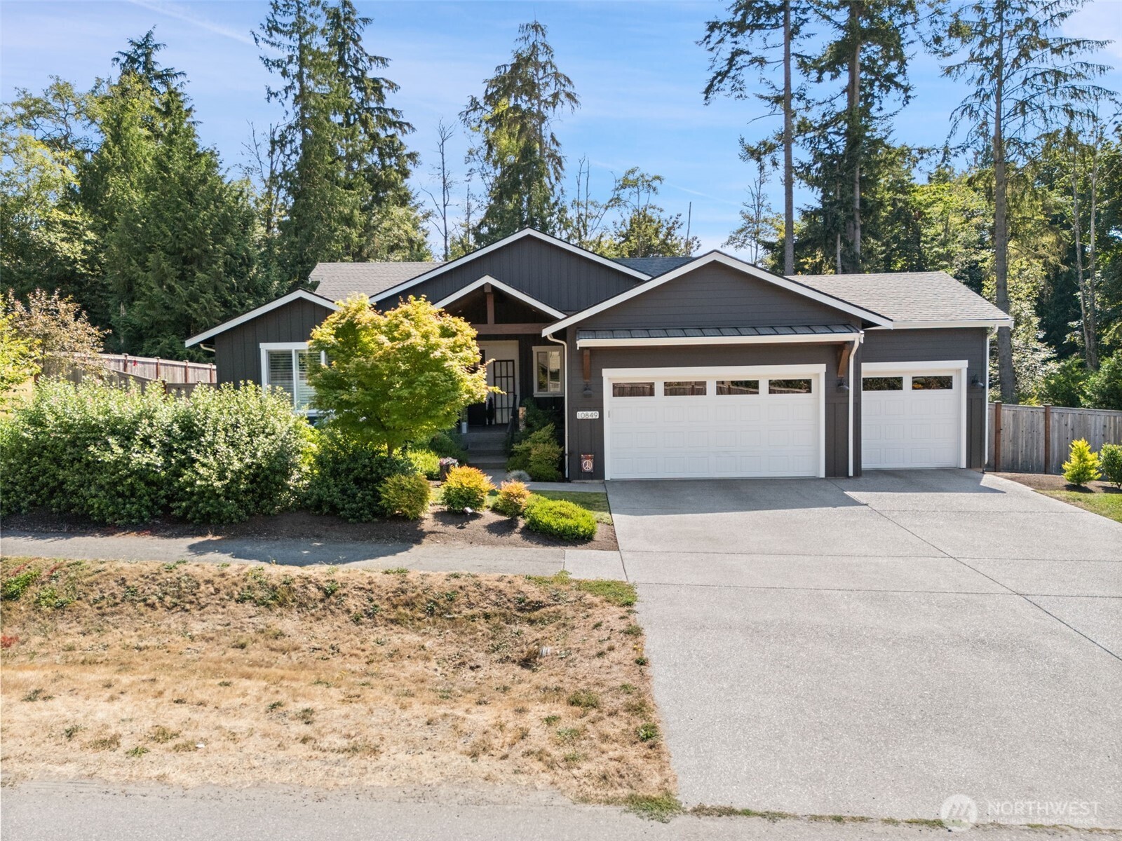 10849 Ne Apple Tree Point Lane Property Photo 1