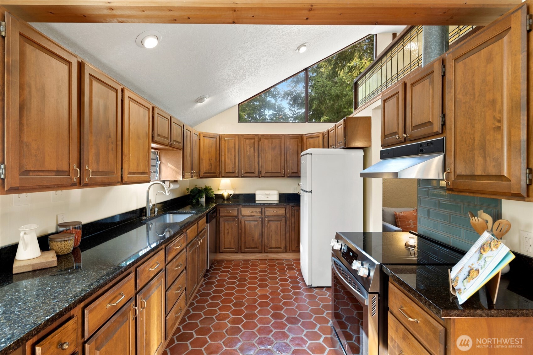 10708 17th Avenue Property Photo 6