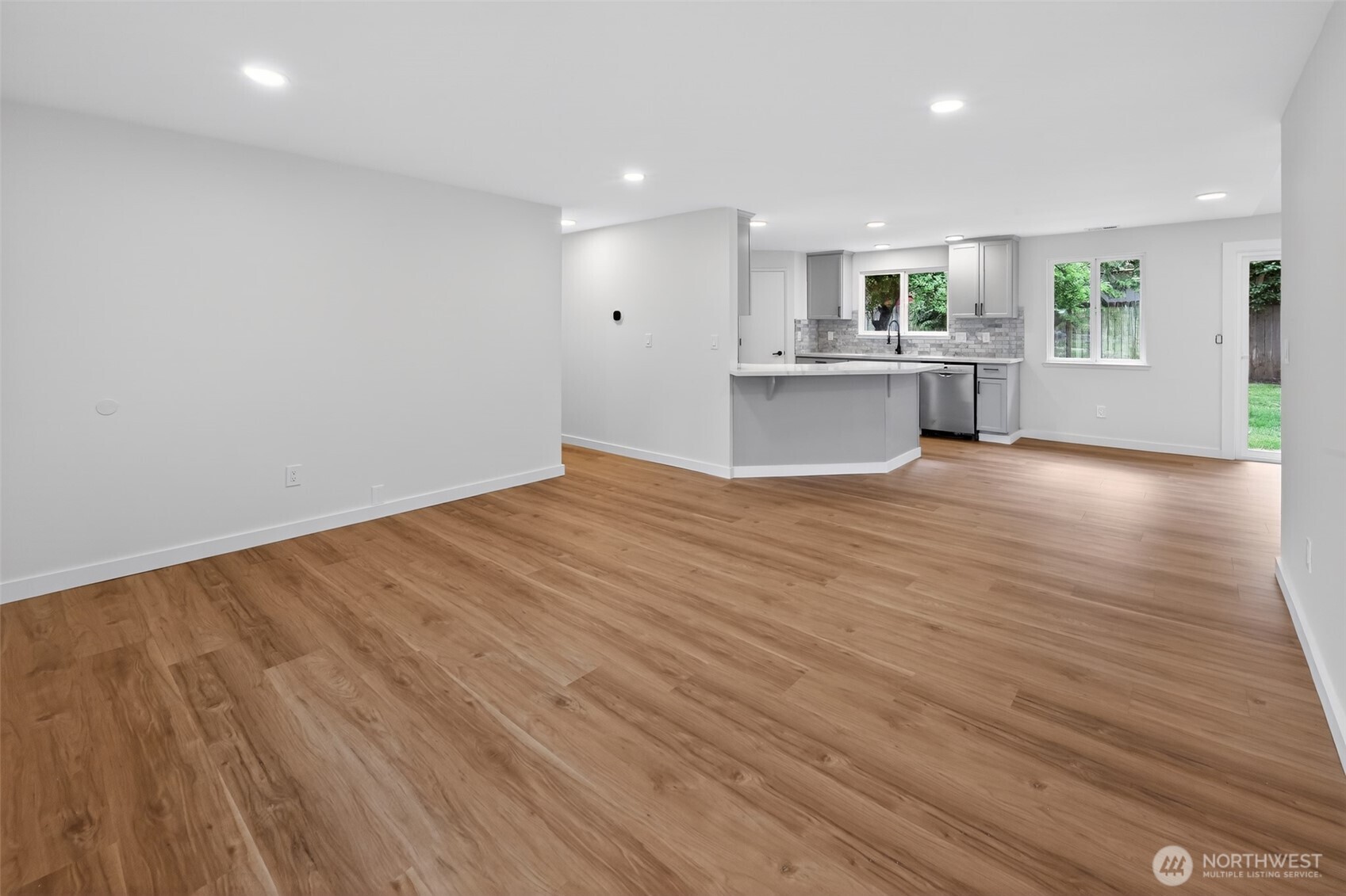 320 213th Place Property Photo 11