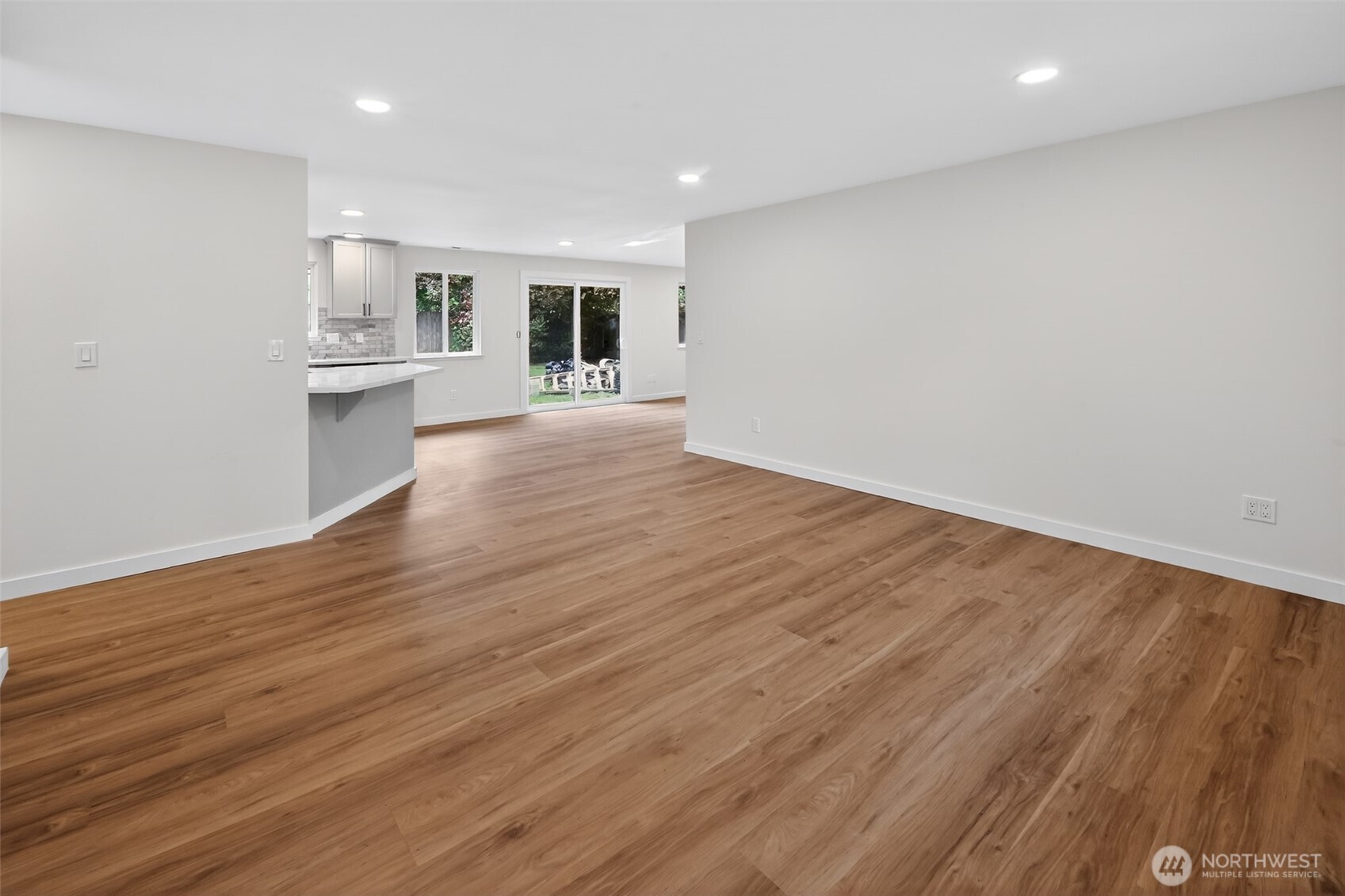 320 213th Place Property Photo 15