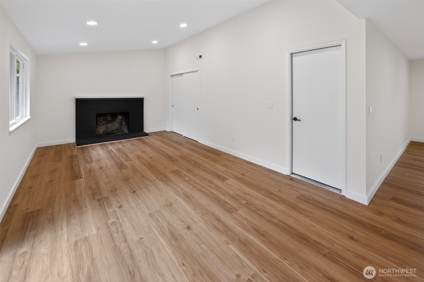 320 213th Place Property Photo 17