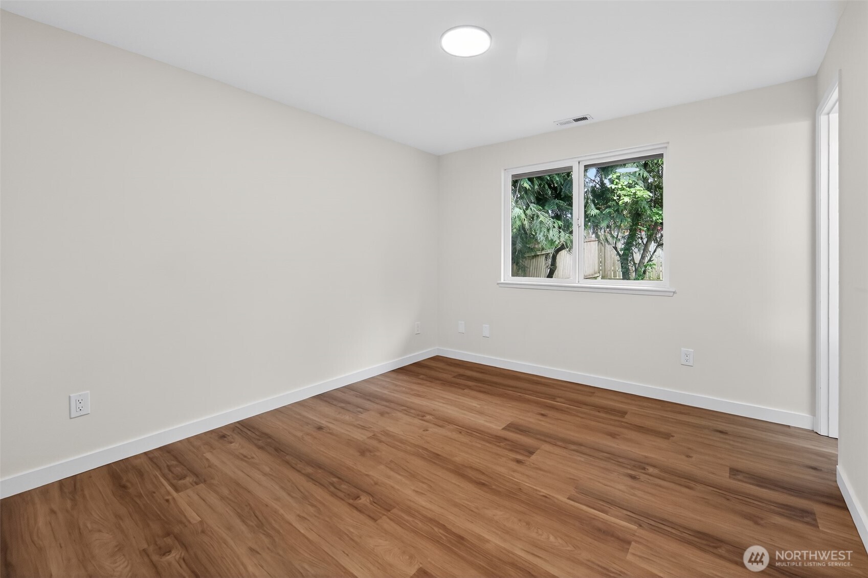 320 213th Place Property Photo 18