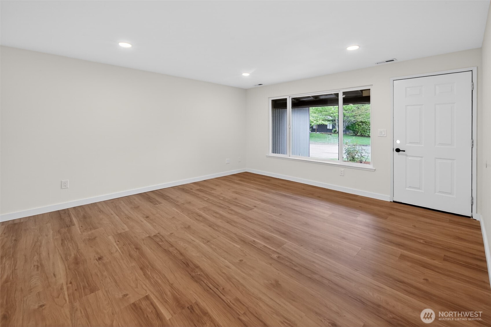 320 213th Place Property Photo 25