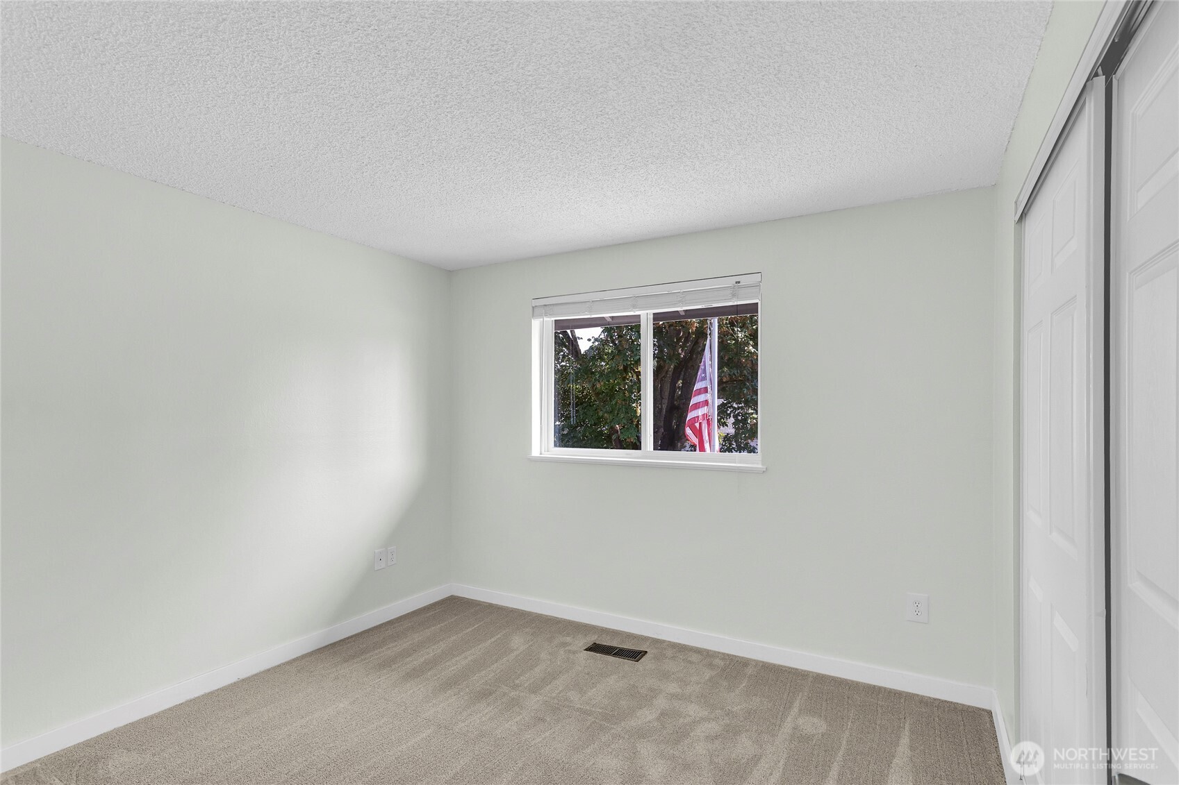 7902 89th Avenue Property Photo 12