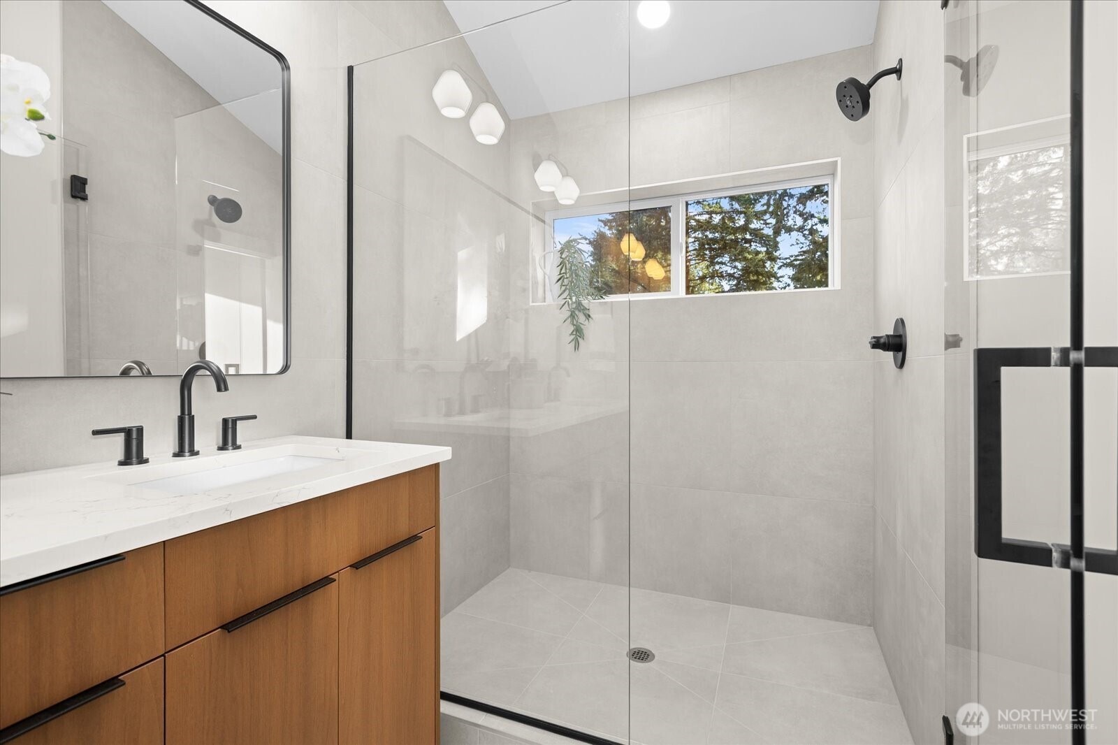 14308 Roslyn Place Property Photo 13