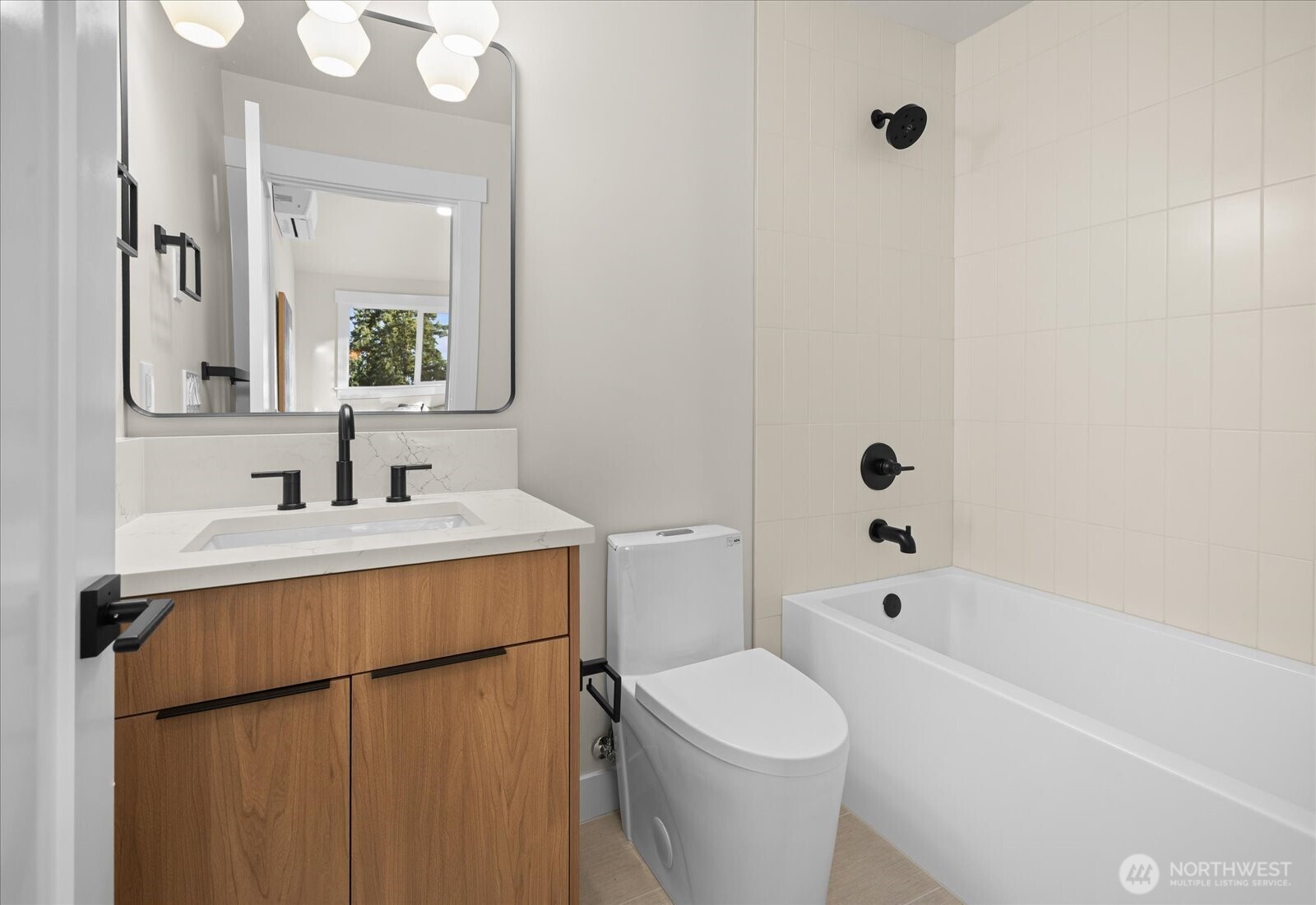 14308 Roslyn Place Property Photo 17