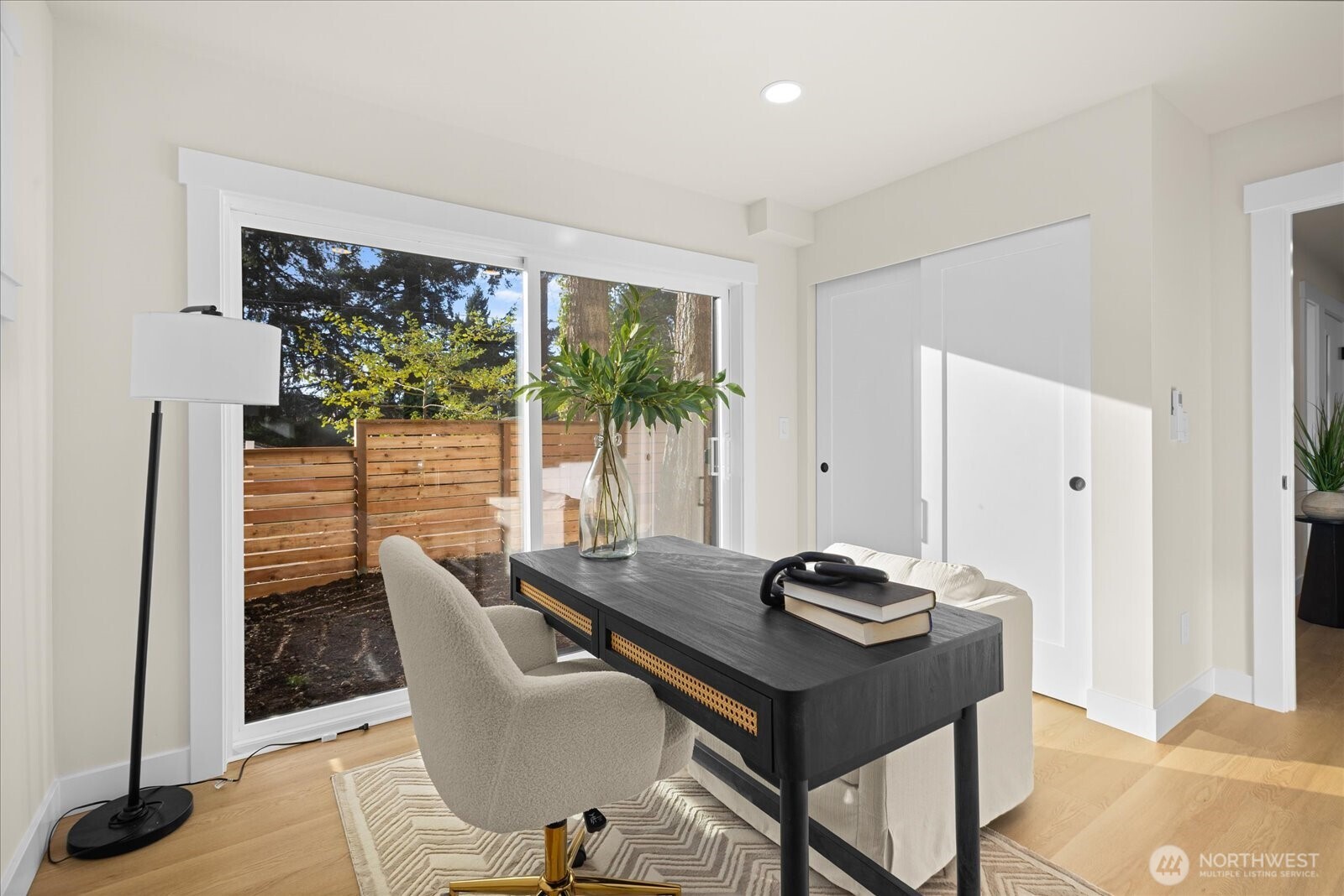 14308 Roslyn Place Property Photo 21