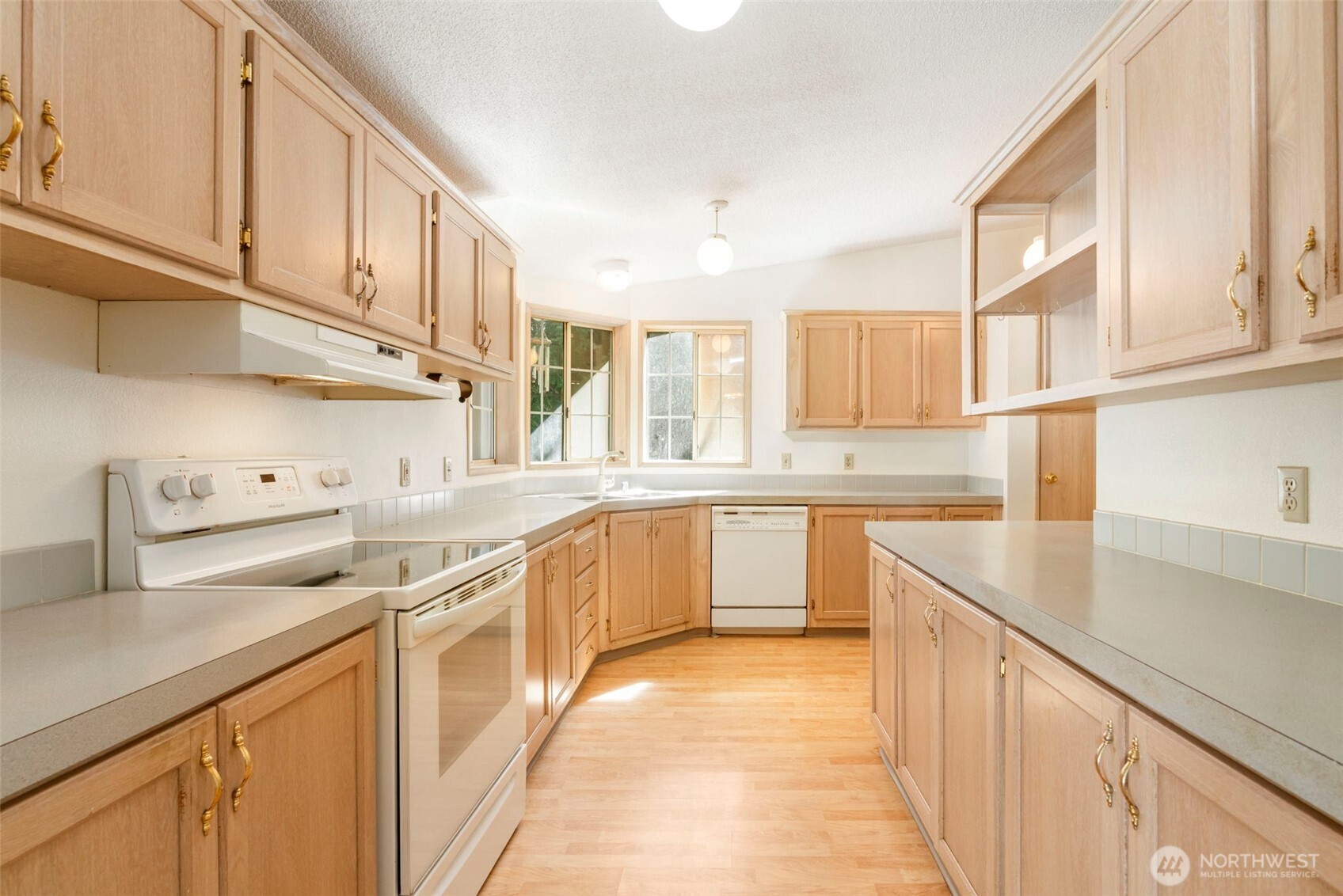 752 Jolie Way Property Photo 3