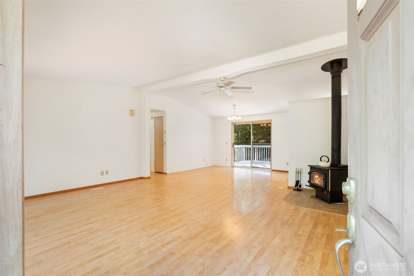 752 Jolie Way Property Photo 4