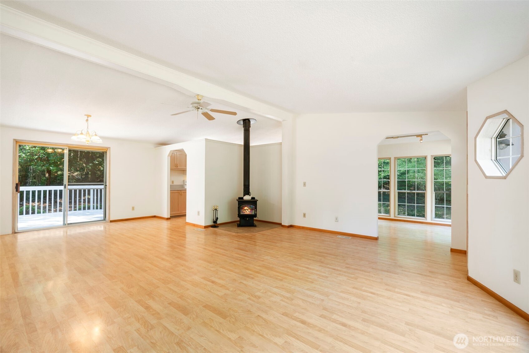 752 Jolie Way Property Photo 7