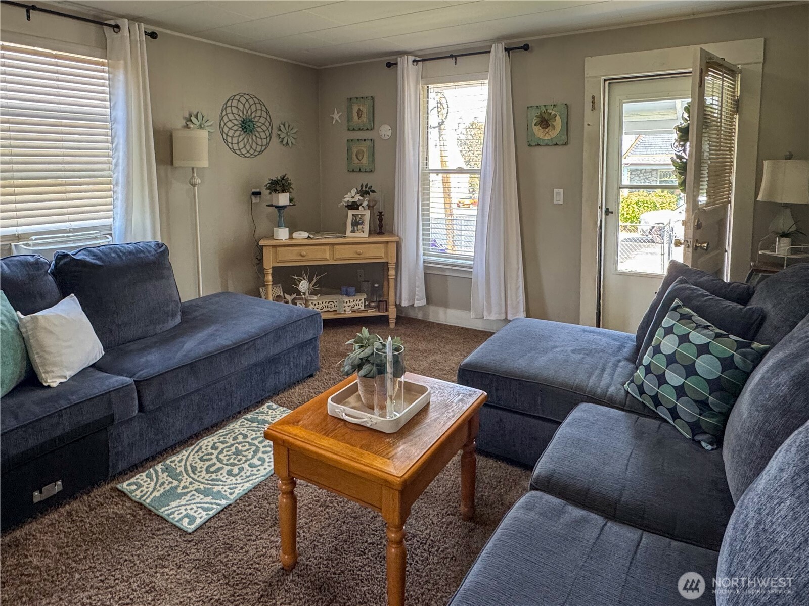 800 Methow Street Property Photo 4