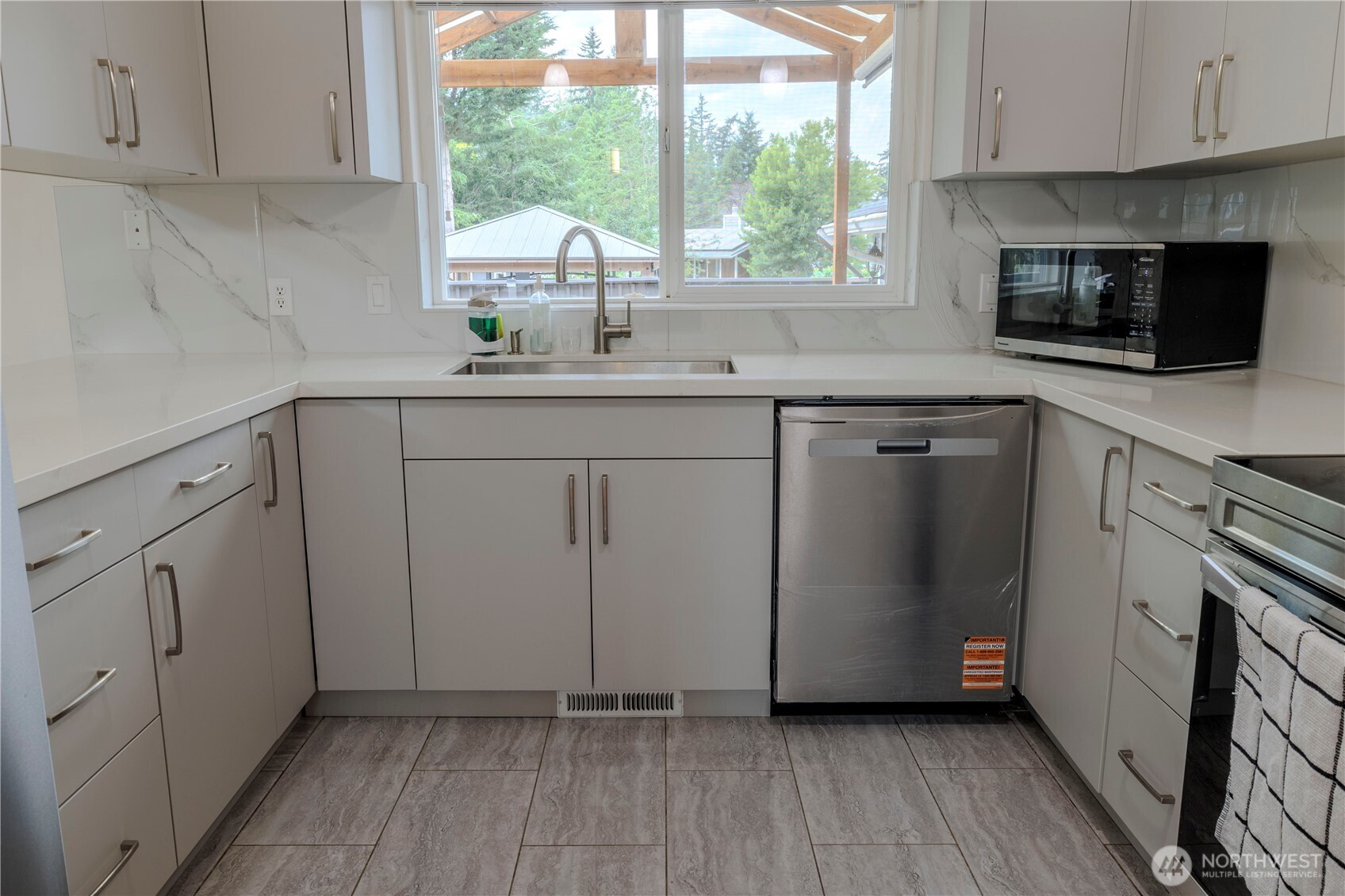1318 Beazer Court Property Photo 15