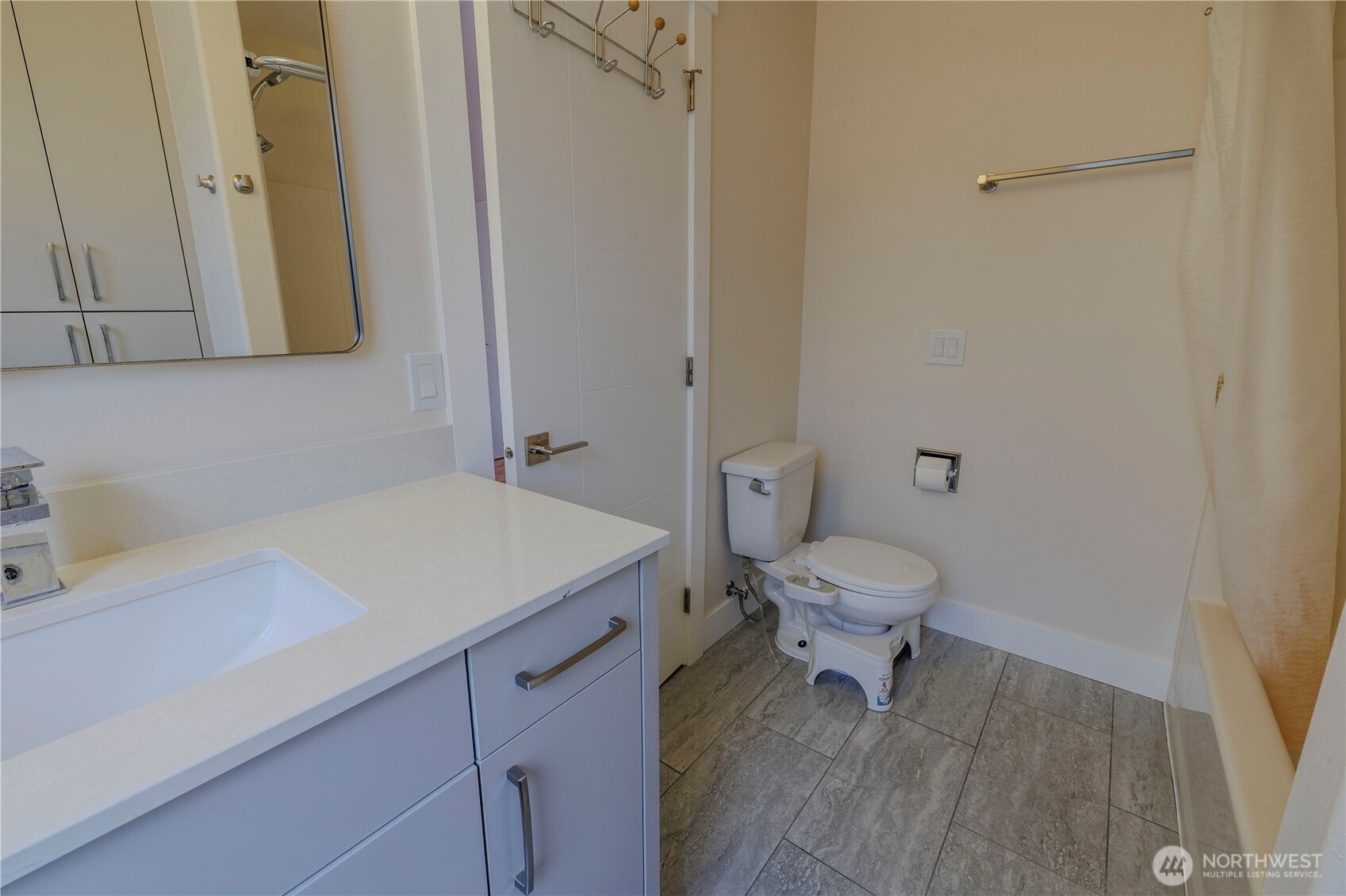 1318 Beazer Court Property Photo 26
